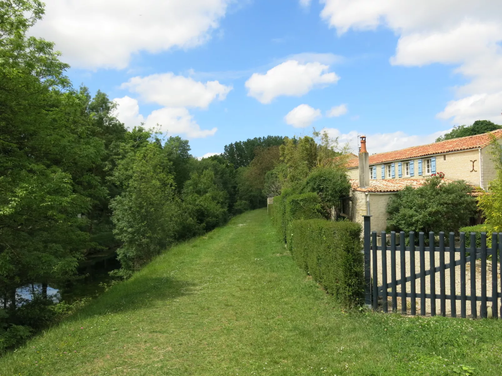 Au bord du canal-Buiten