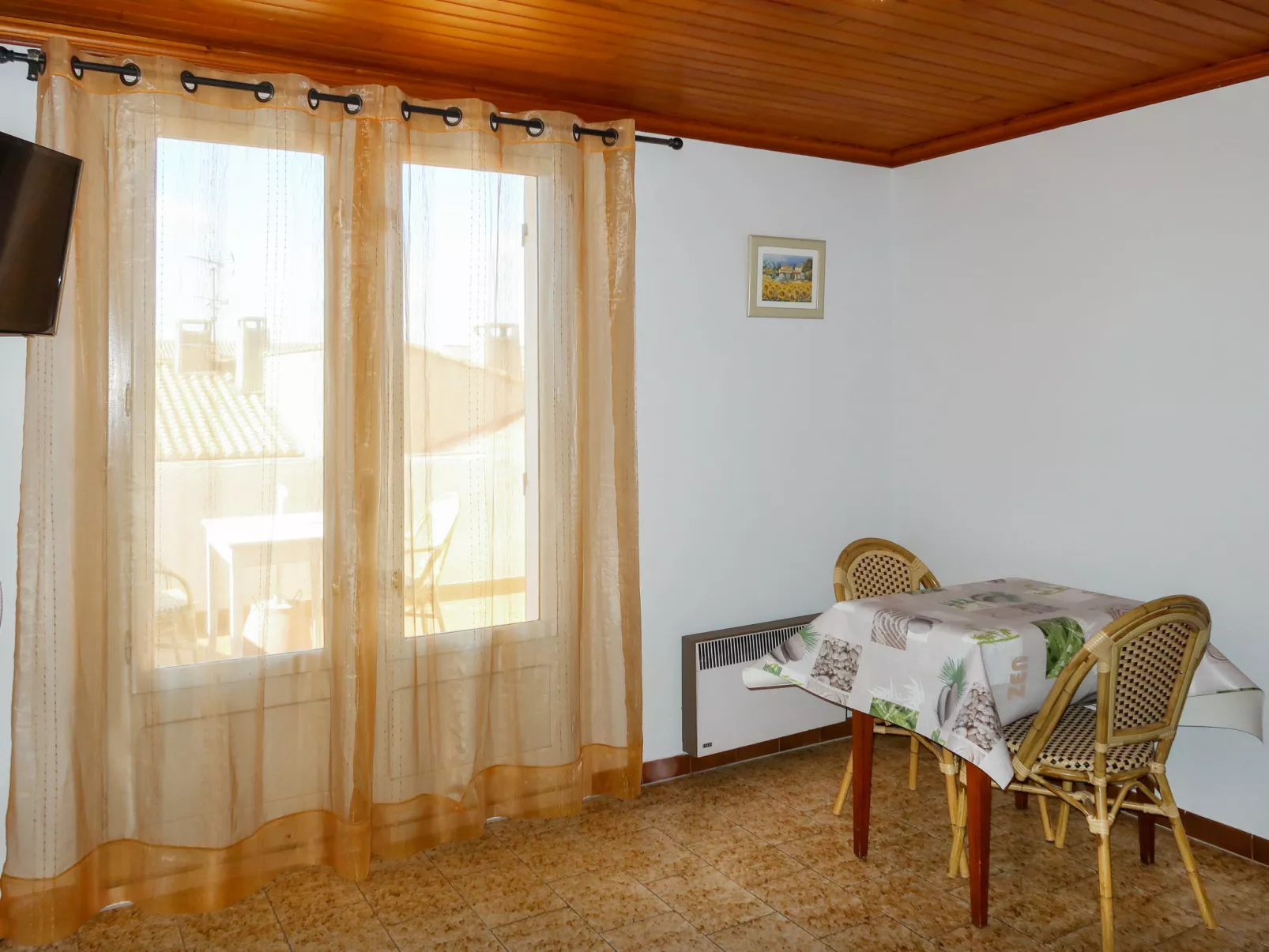 Le Soleil Camarguais-Binnen