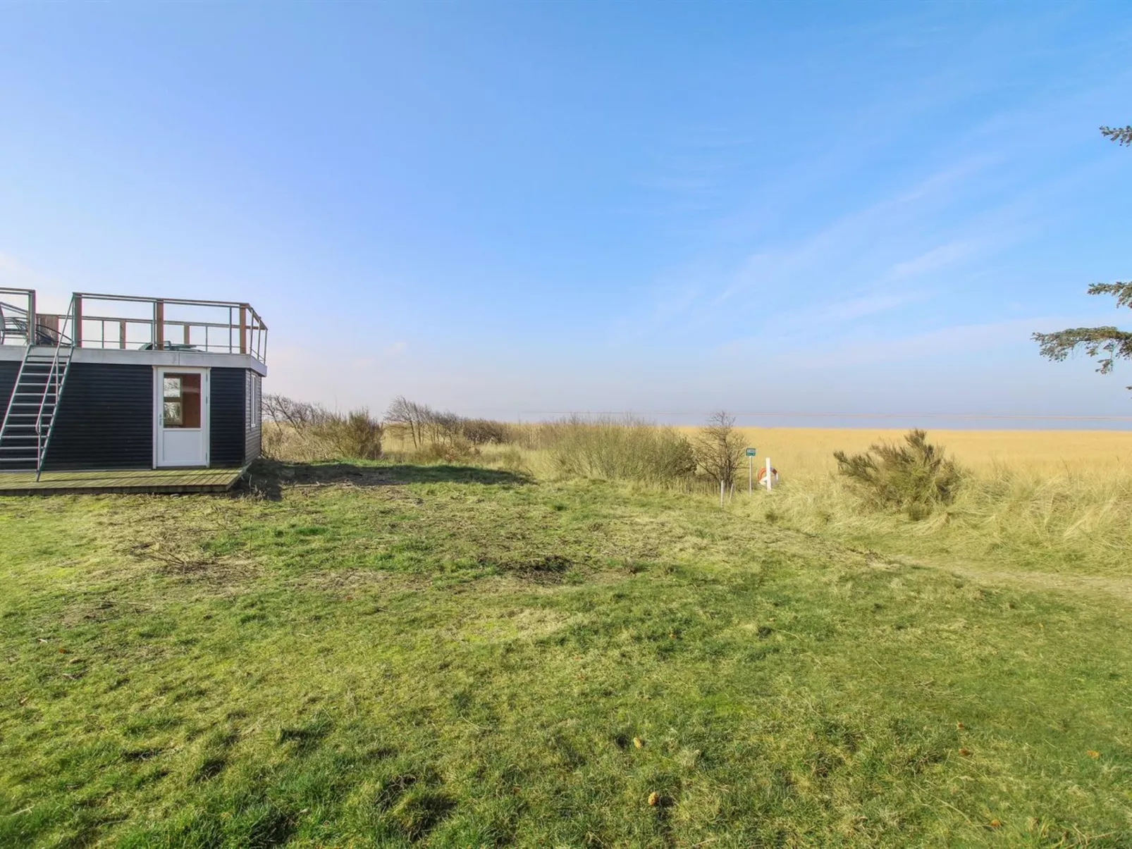 "Bjart" - 50m to the inlet-Buiten