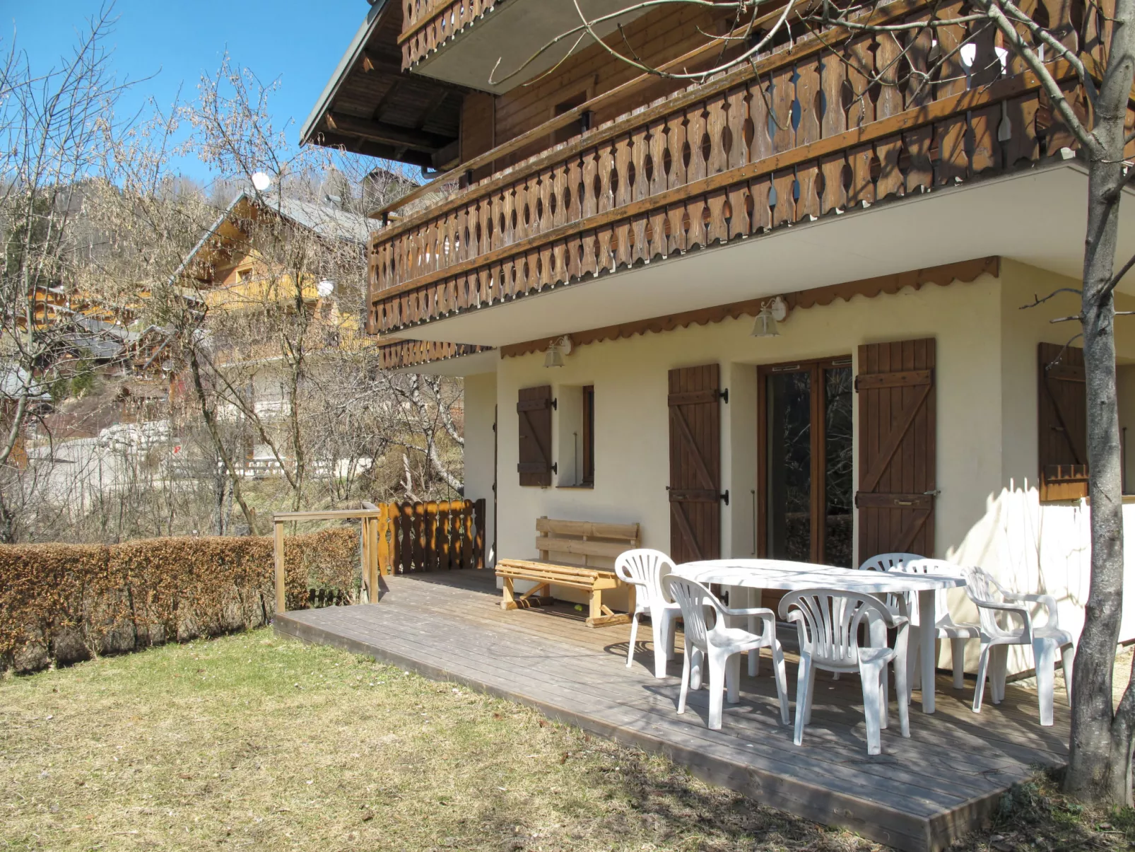 Le Petit Savoyard-Buiten