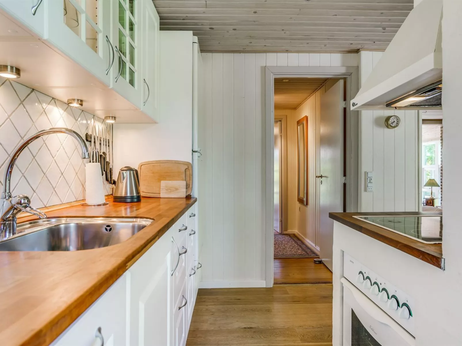 "Tjure" - 500m from the sea-Binnen