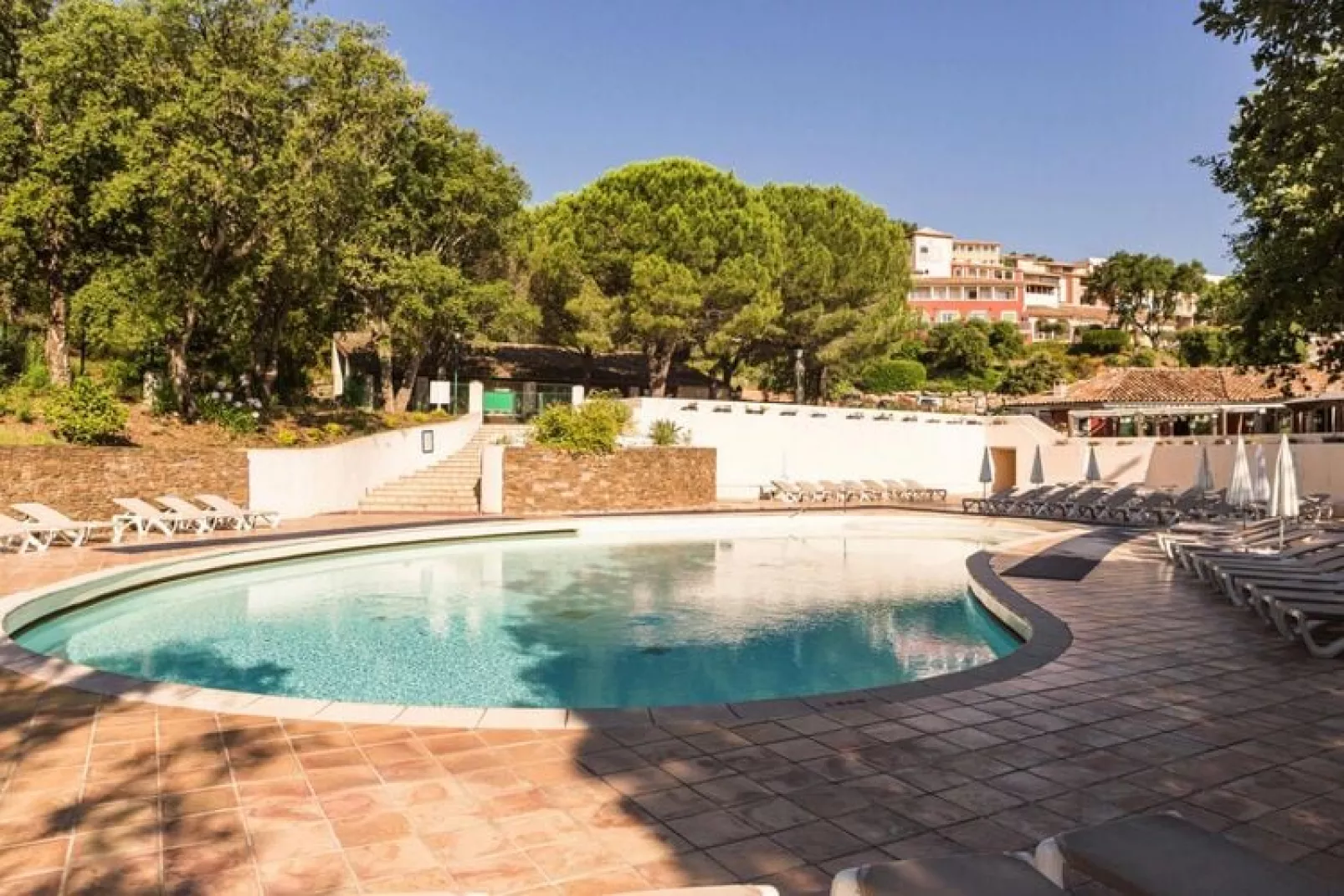 Residence Les Restanques du Golfe de St Tropez Grimaud - Appartement 7 personnes - 1 chambre  1 coin nuit - Vue mer Supérieur-Parkfaciliteiten