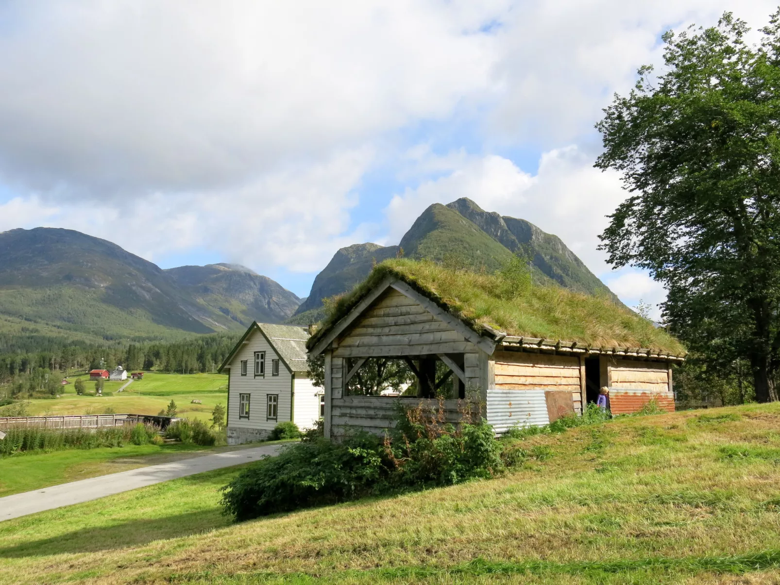Elvehuset-Buiten