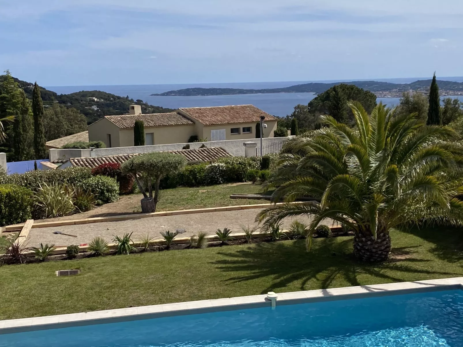 Les Cycas-Buiten
