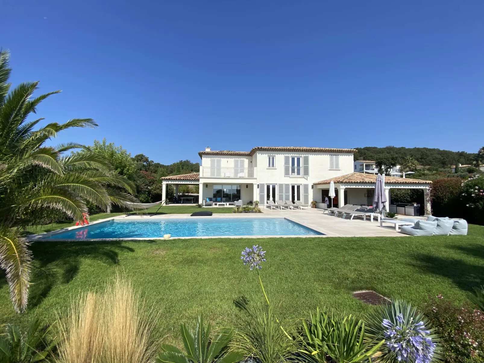 Les Cycas-Buiten