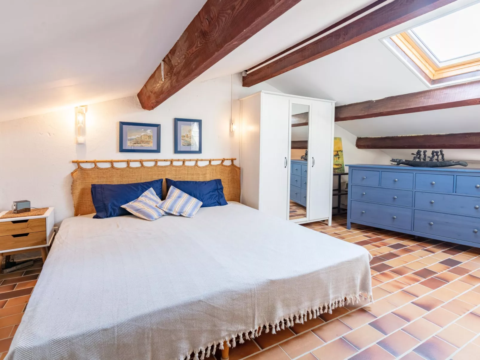 La Maison bleue-Binnen