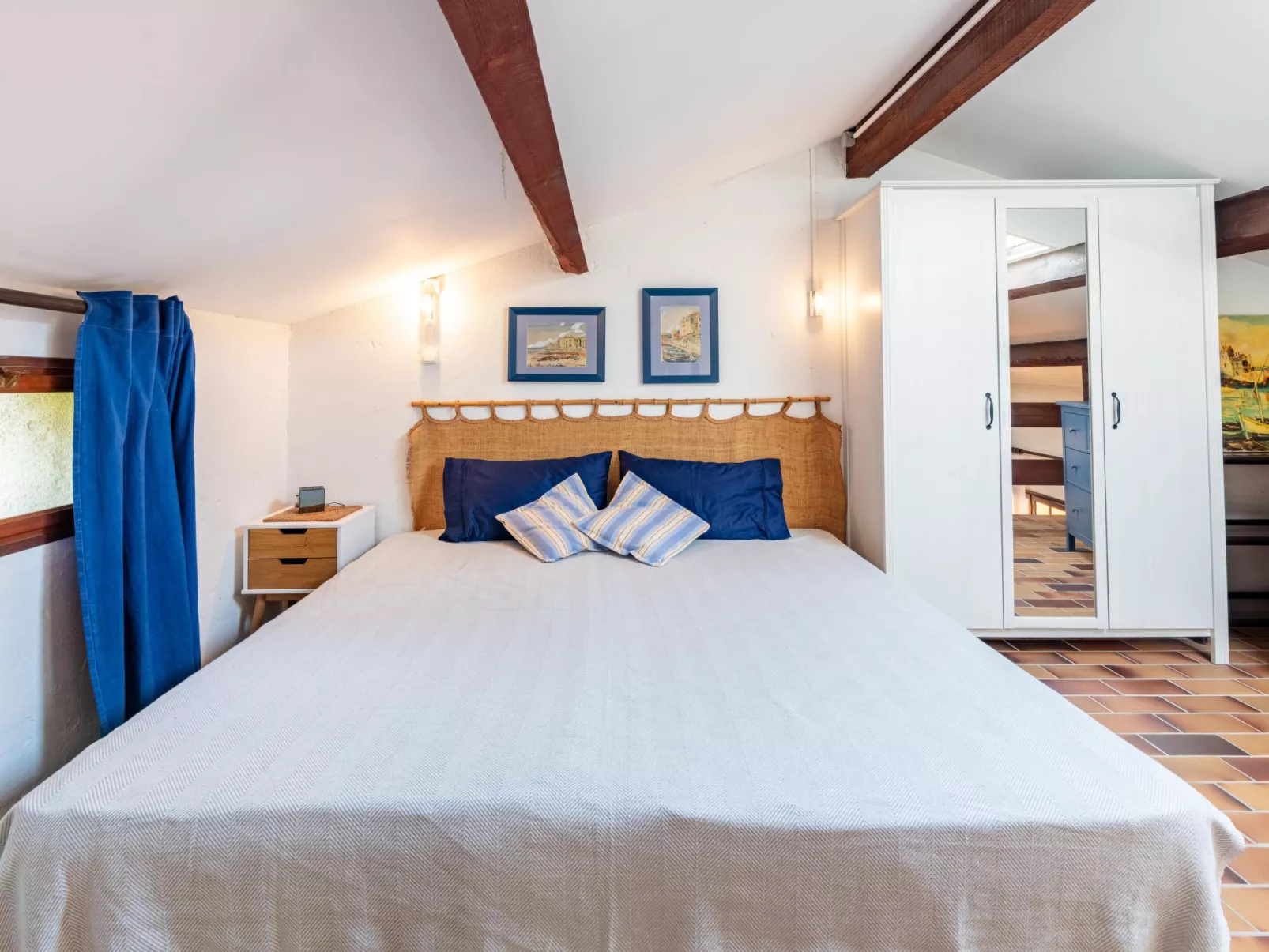 La Maison bleue-Binnen