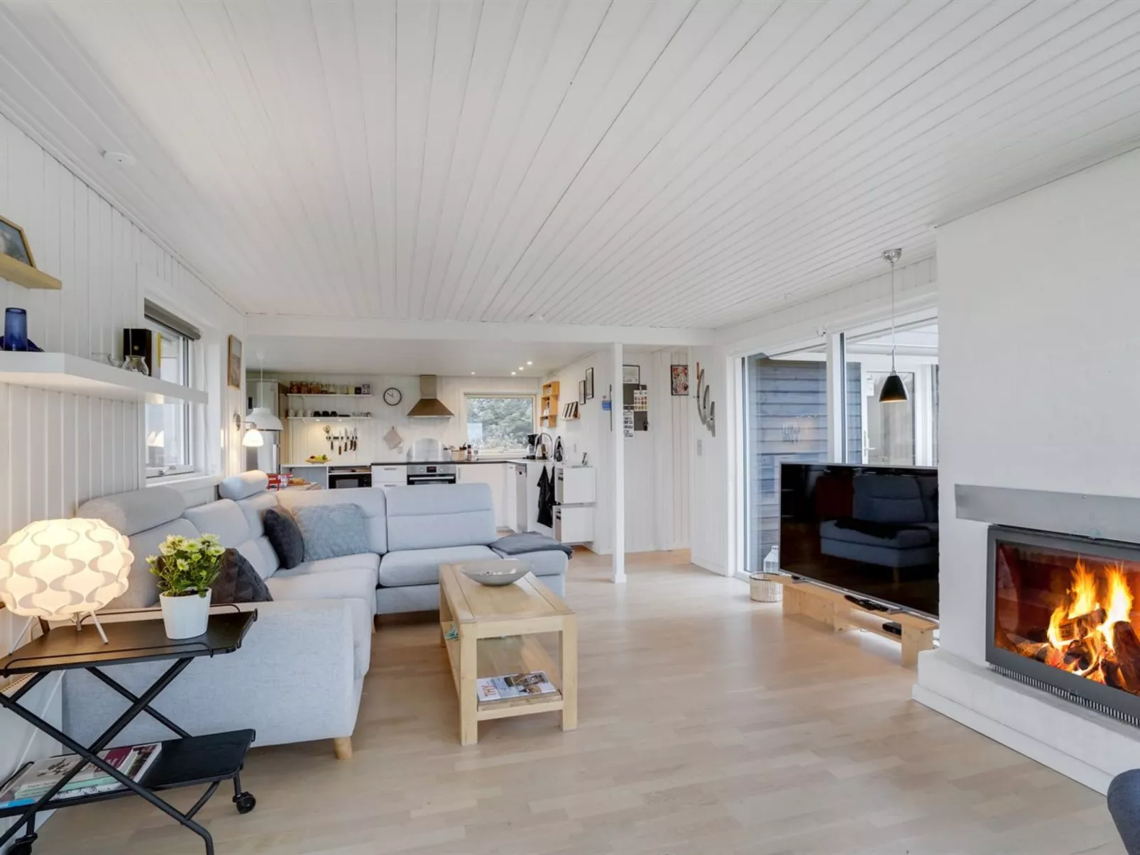 "Carelle" - 300m from the sea-Binnen
