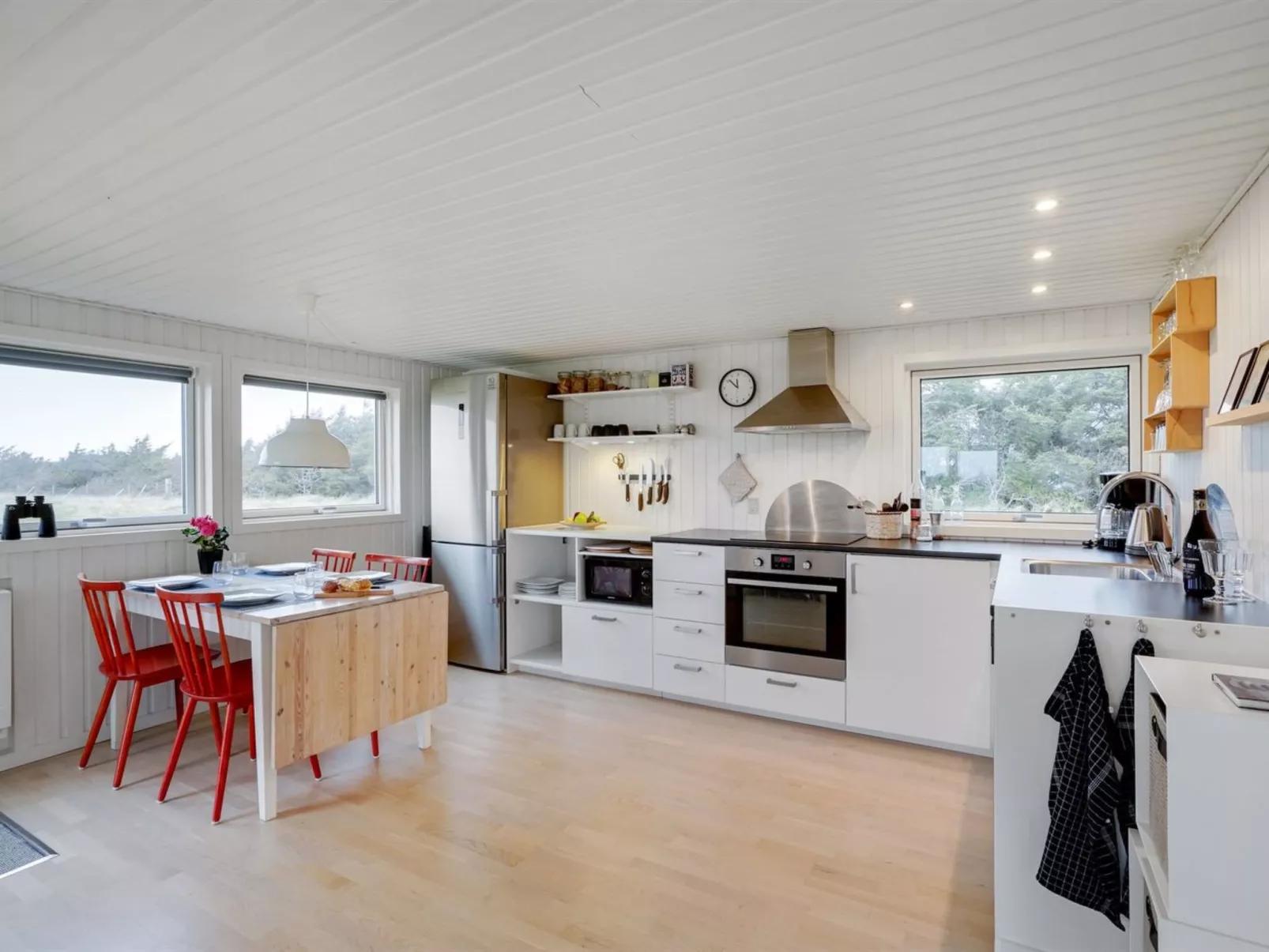 "Carelle" - 300m from the sea-Binnen