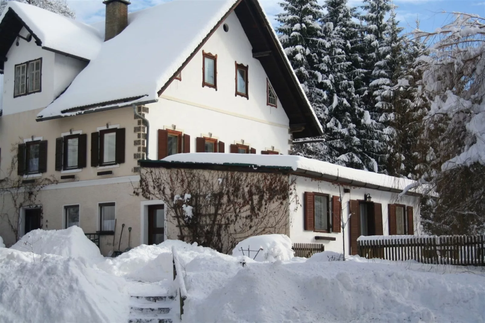 Haus Das kleine Paradies-Exterieur winter