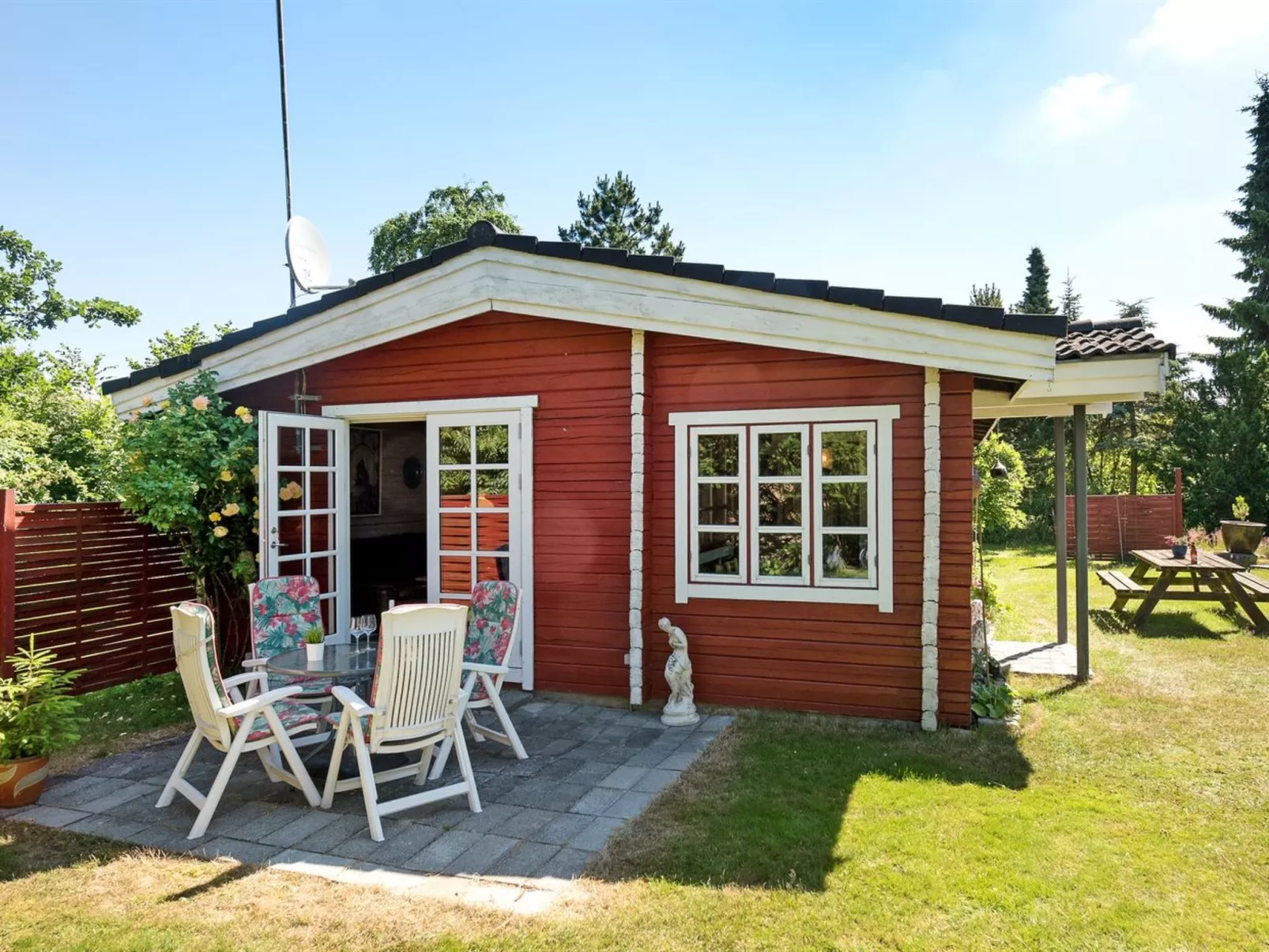 "Berit" - 700m from the sea-Buiten