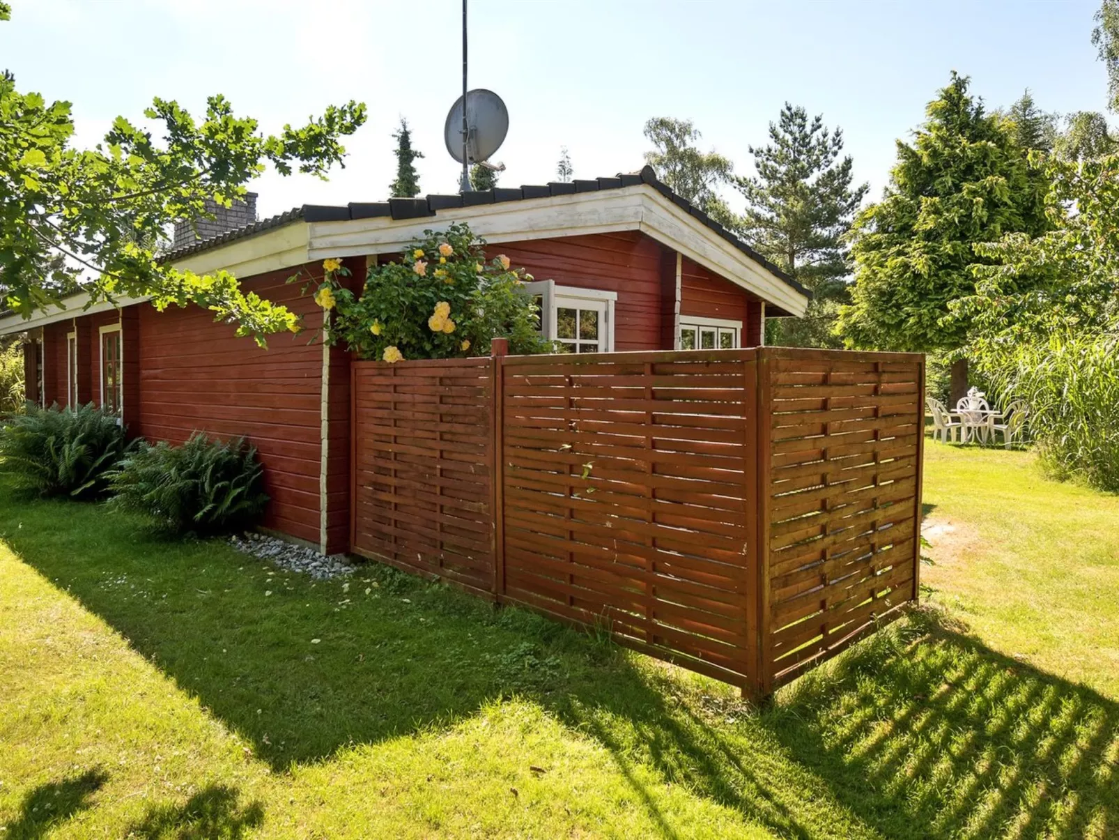 "Berit" - 700m from the sea-Buiten
