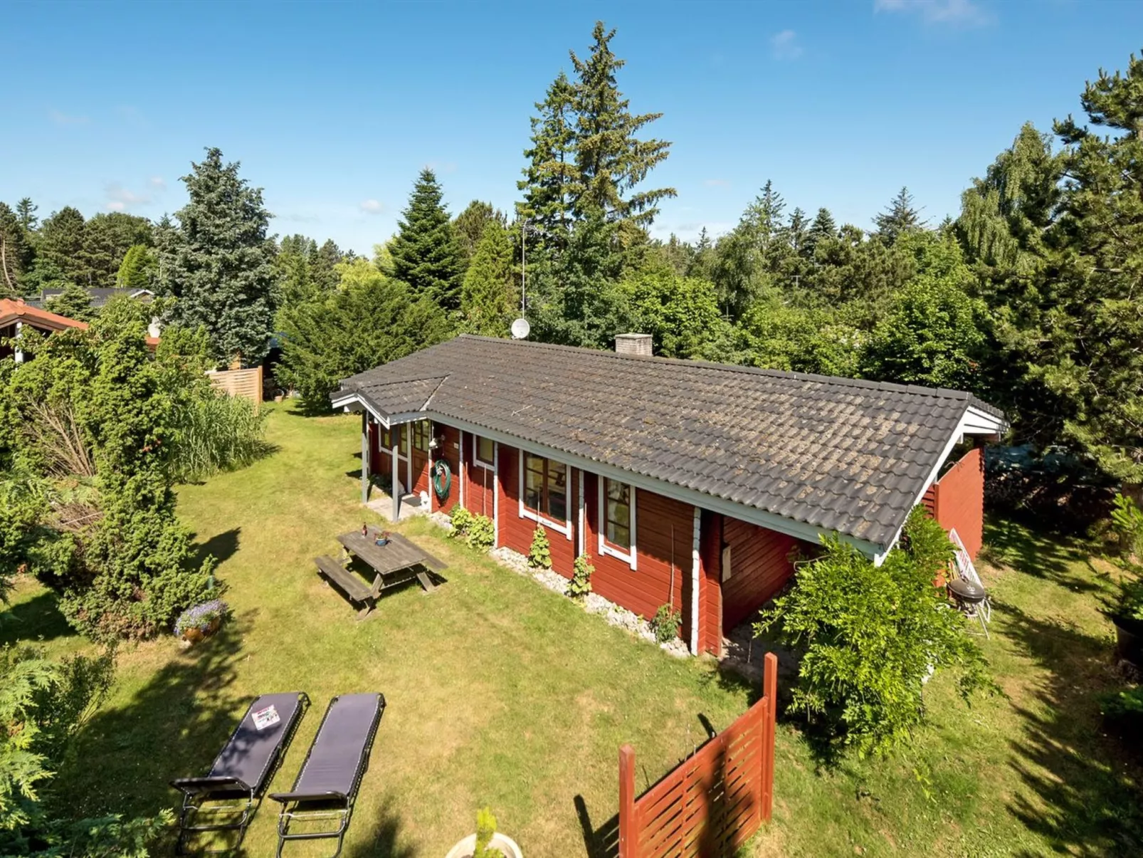 "Berit" - 700m from the sea-Buiten