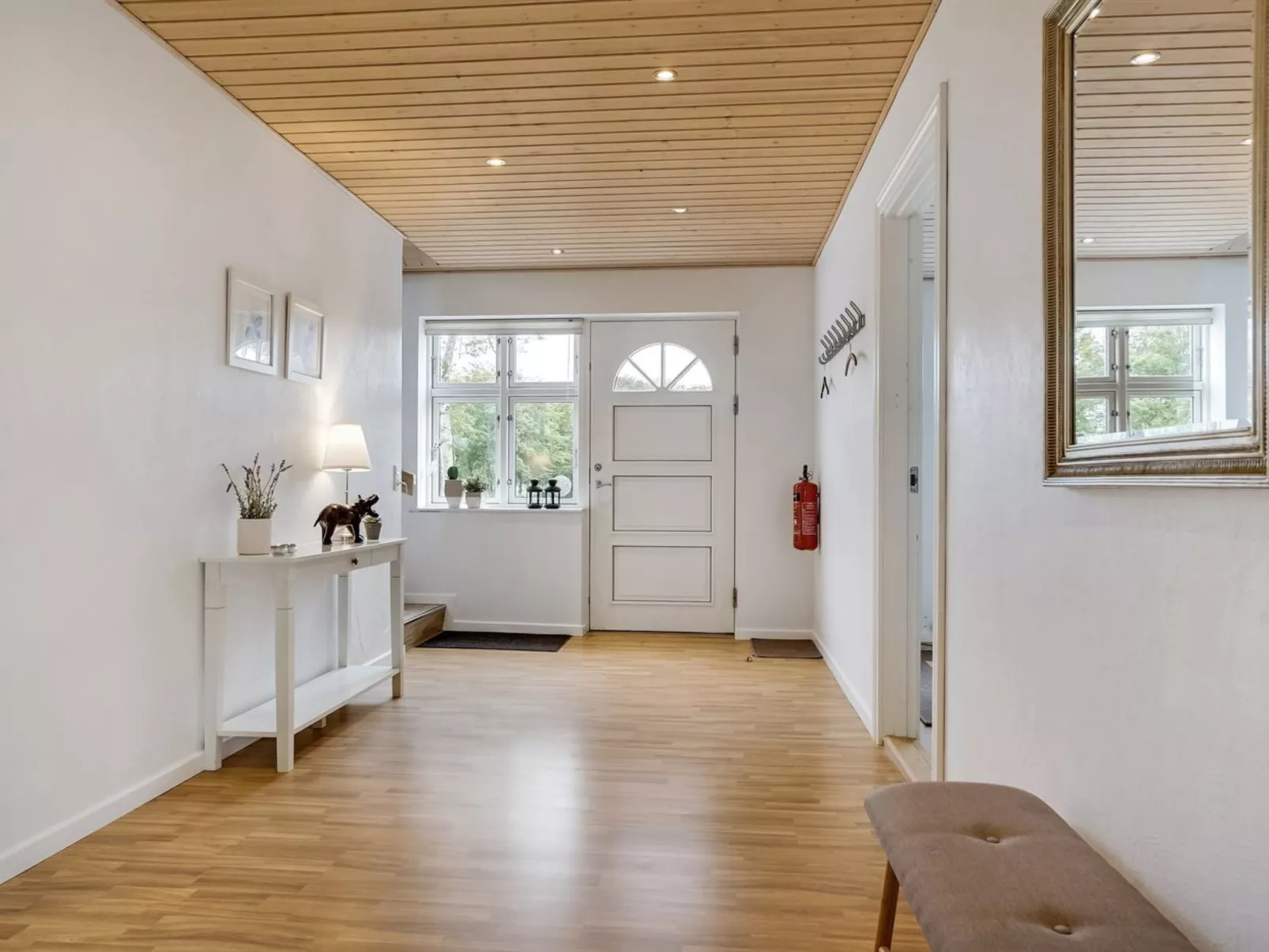 "Eini" - 4.5km from the sea-Binnen