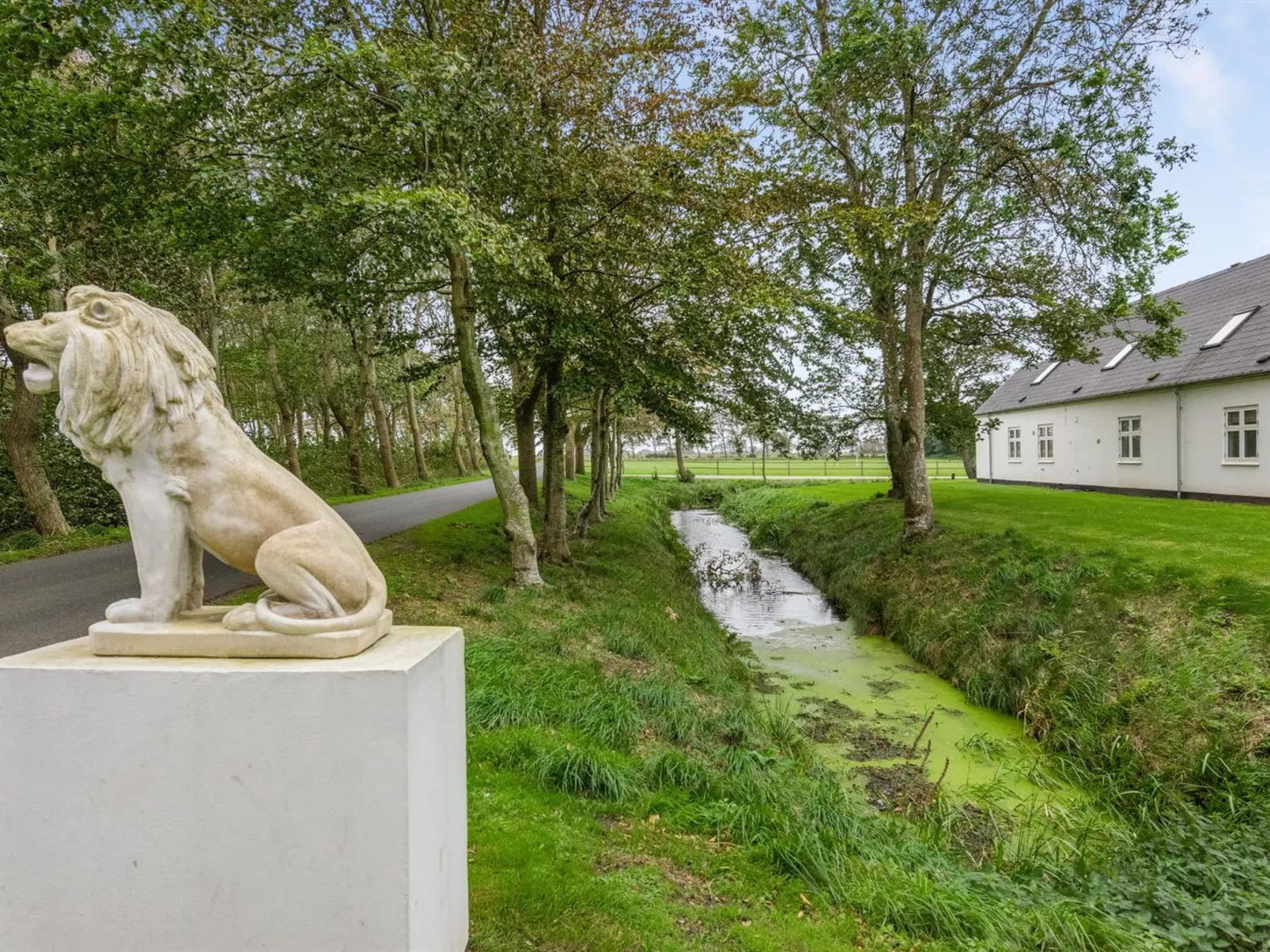 "Eini" - 4.5km from the sea-Buiten
