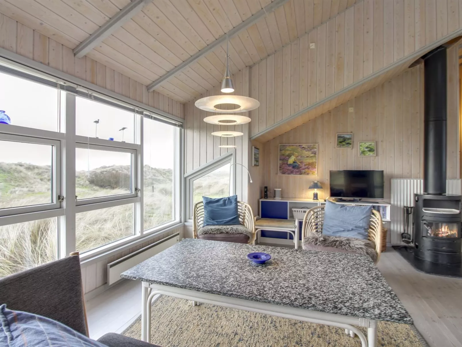 "Wikar" - 50m from the sea-Binnen