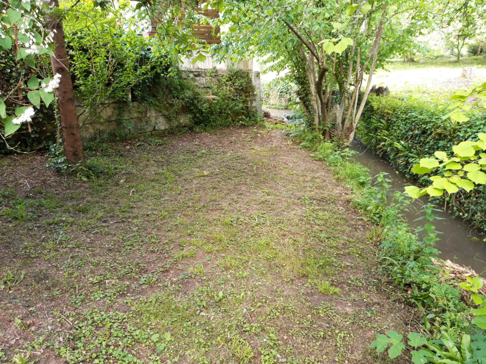 La petite maison blanche-Buiten