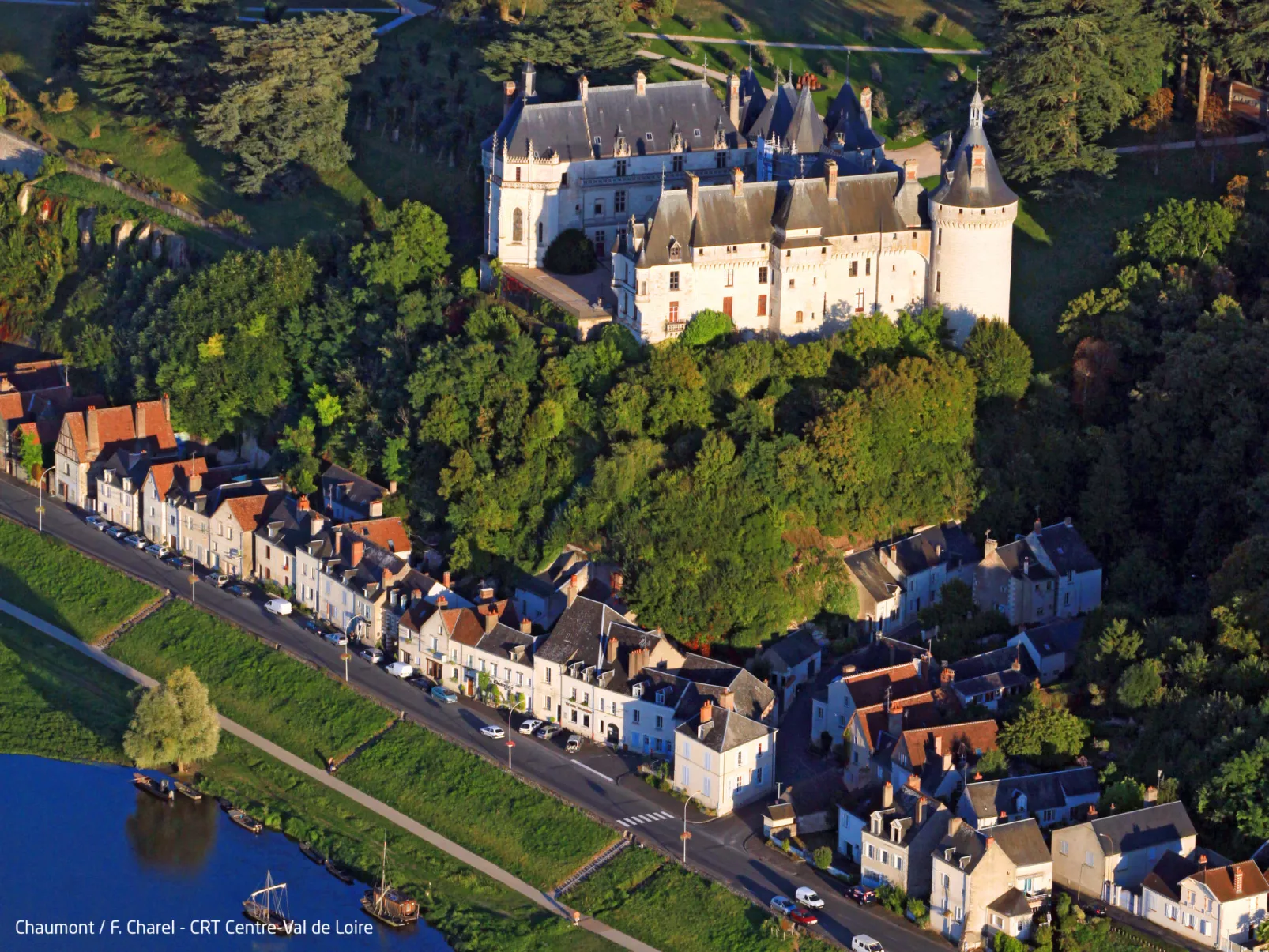 La petite maison blanche-Omgeving