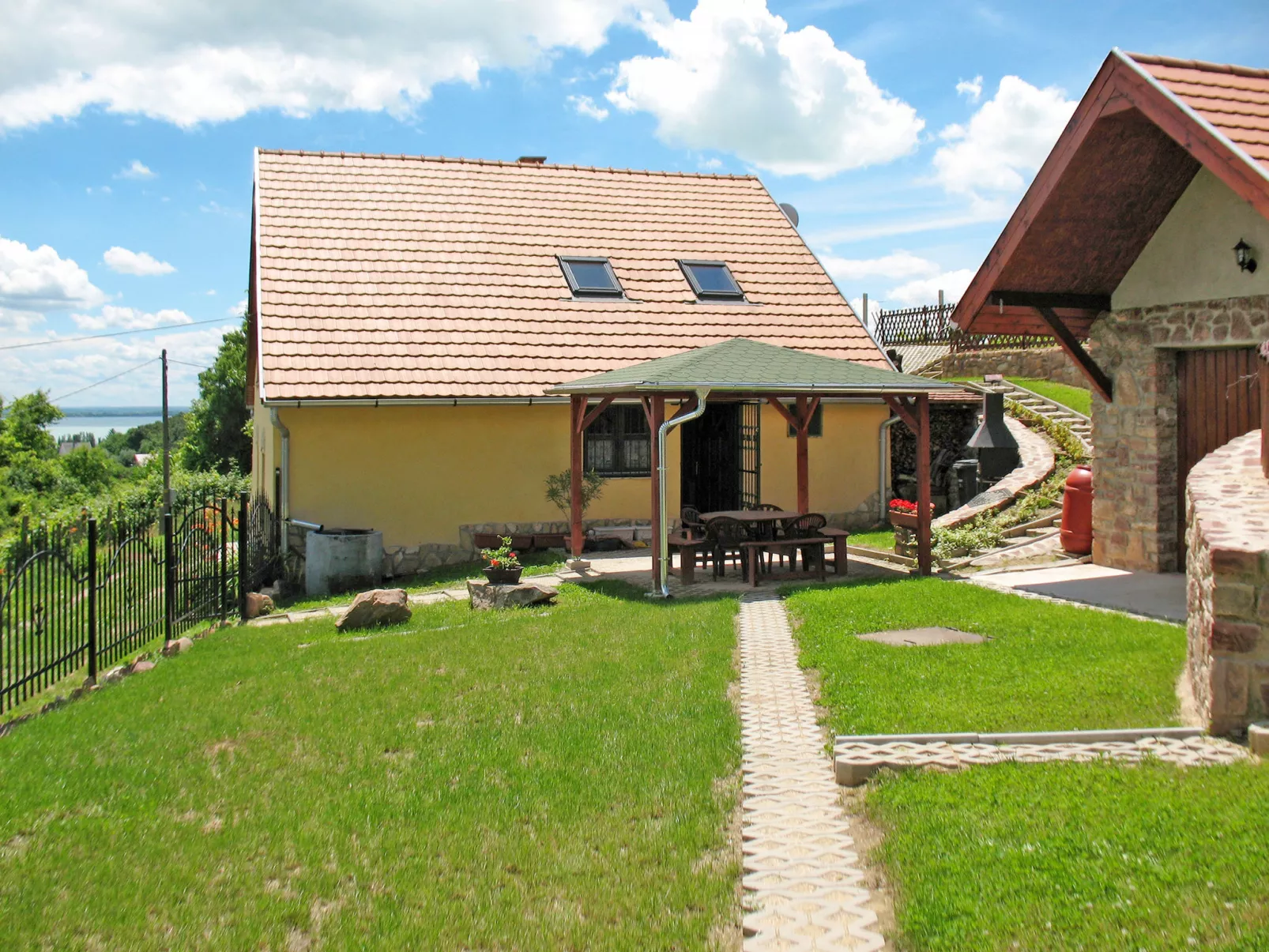 Fokas (ABR123)-Buiten