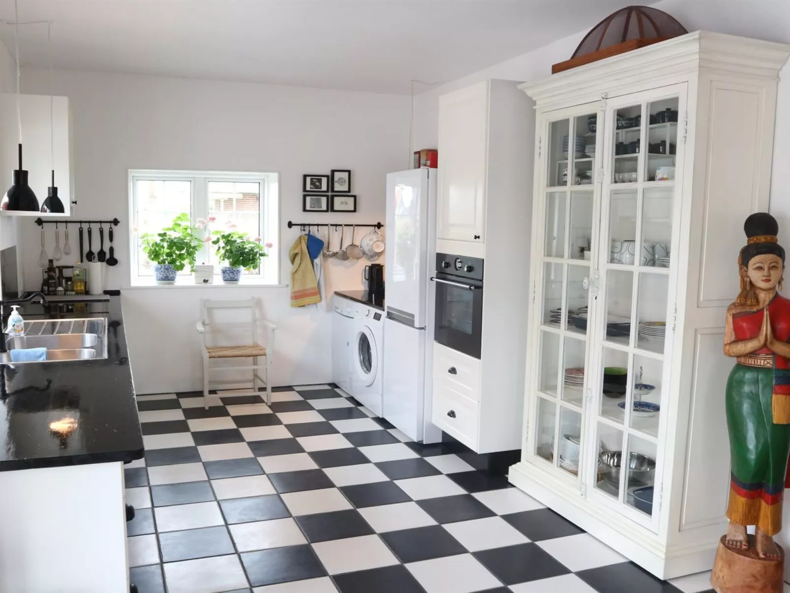 "Fridoline" - 150m from the sea