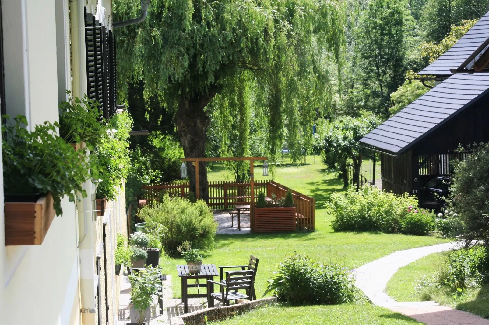 Apartment Das kleine Paradies-Terrasbalkon