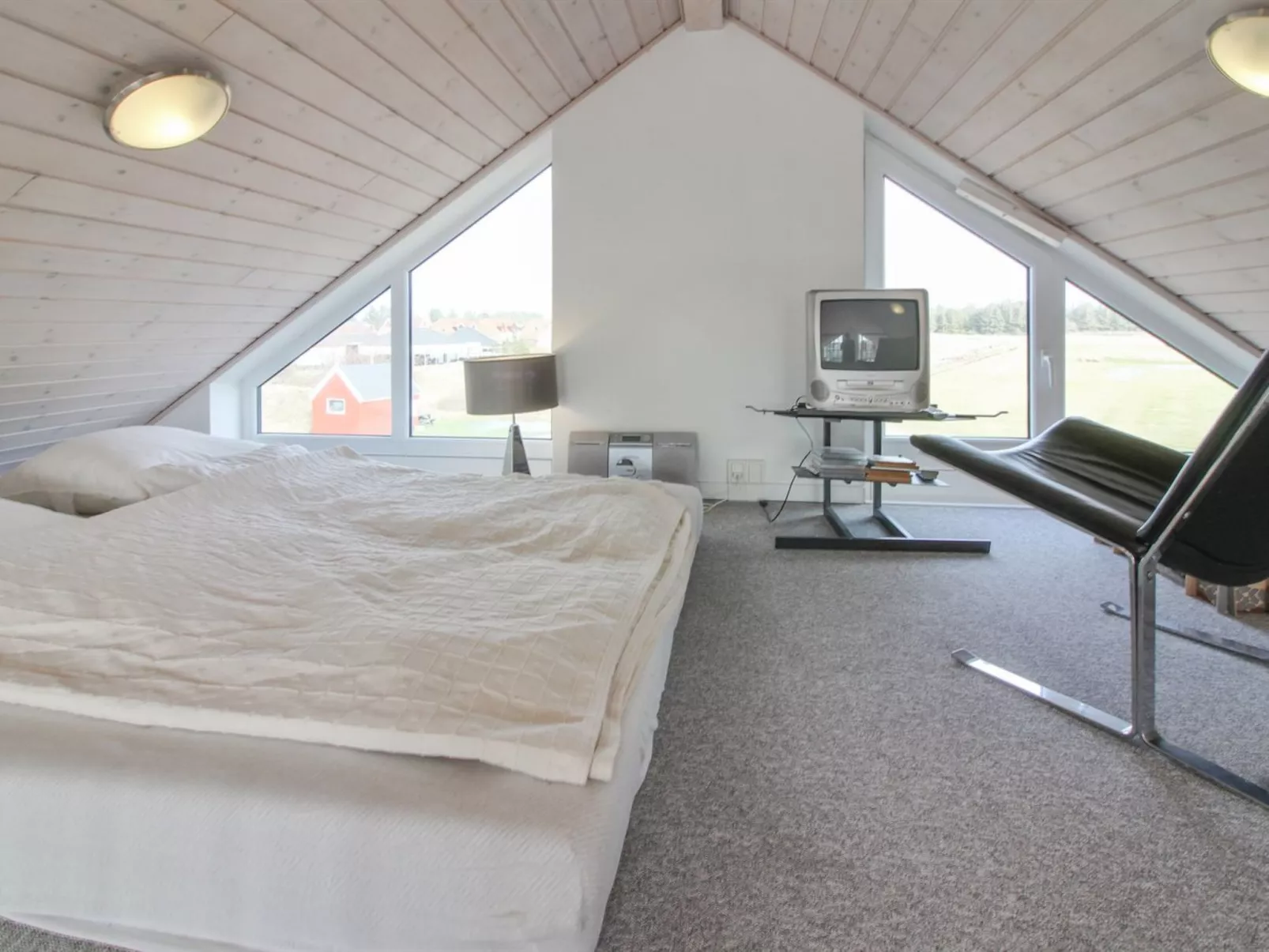 "Chris" - 750m from the sea-Binnen