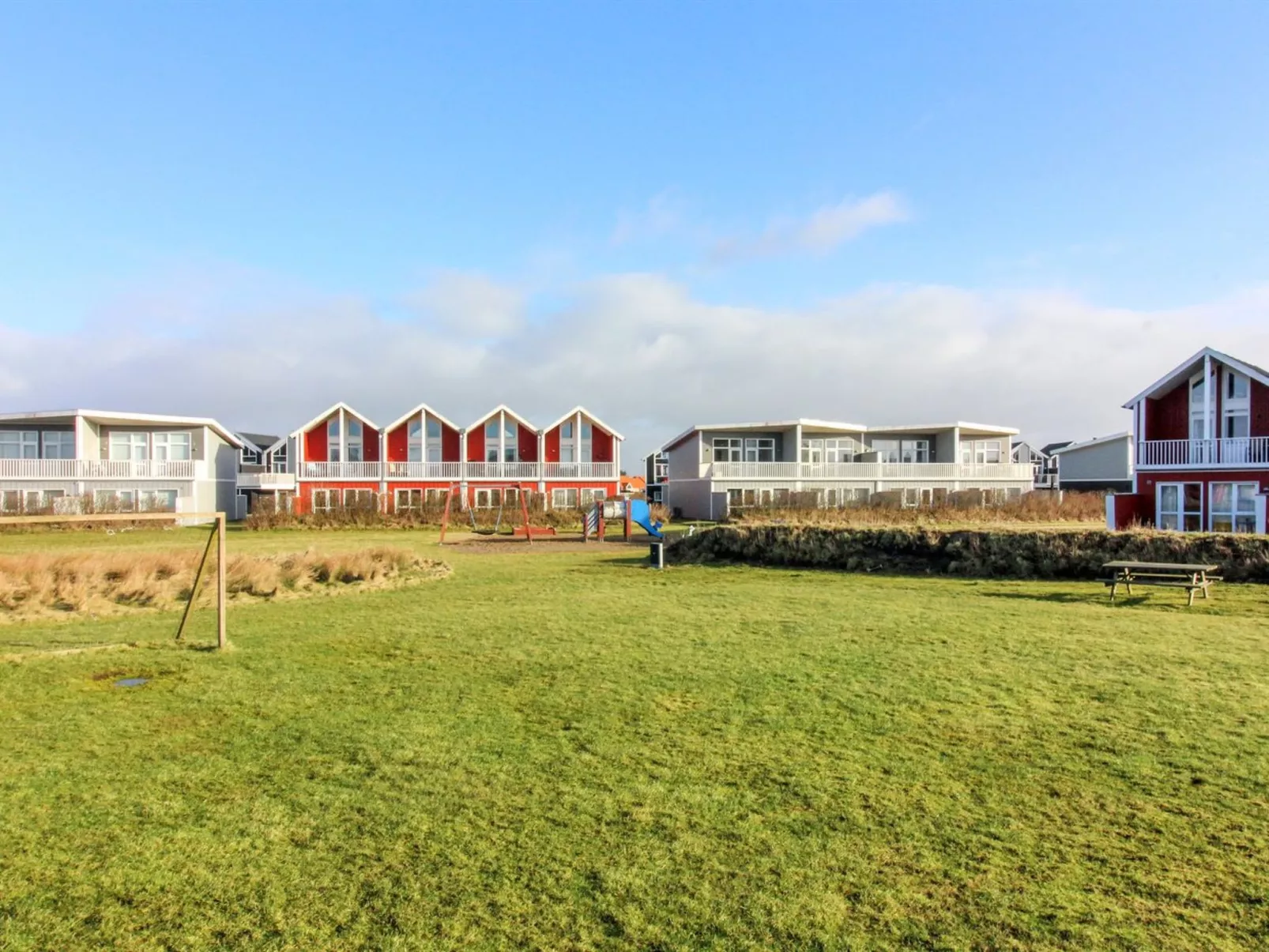 "Chris" - 750m from the sea-Binnen