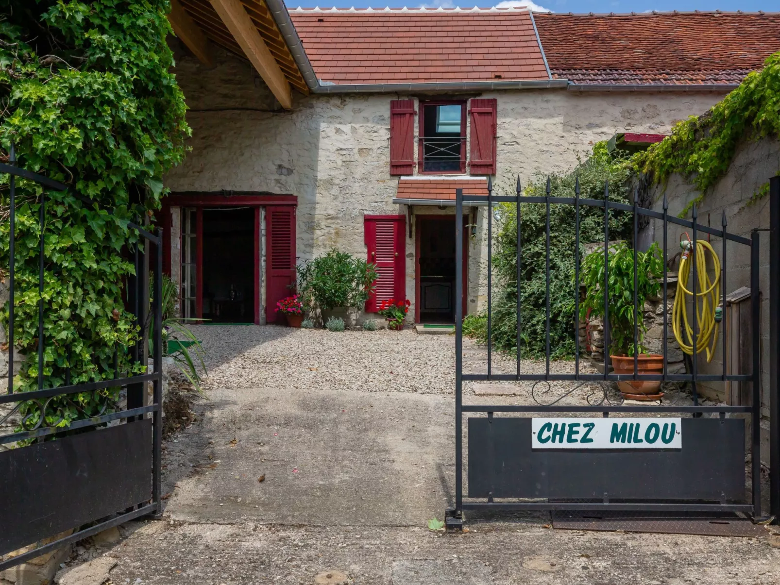 Chez Milou-Buiten