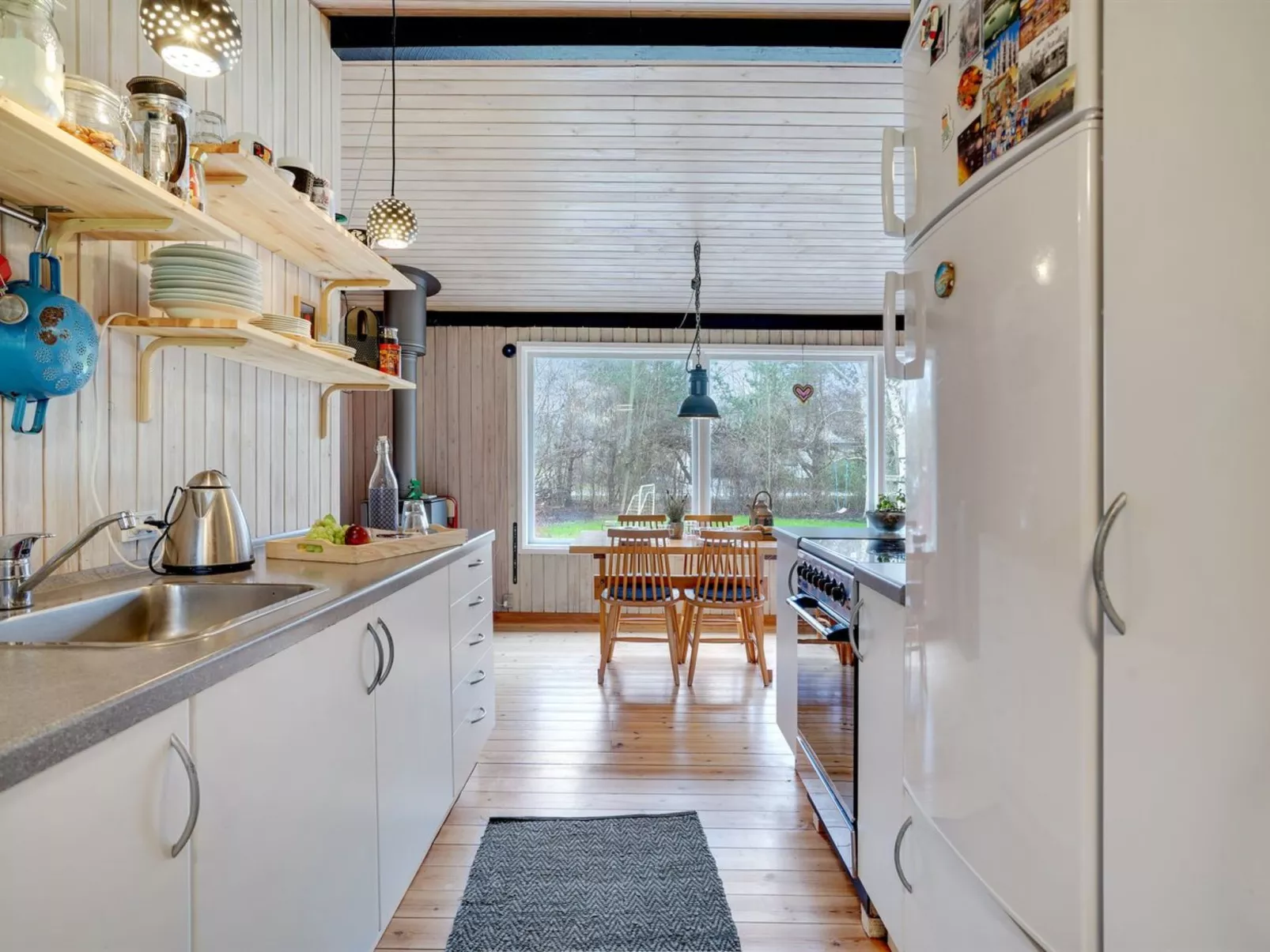 "Sarah" - 500m from the sea-Binnen