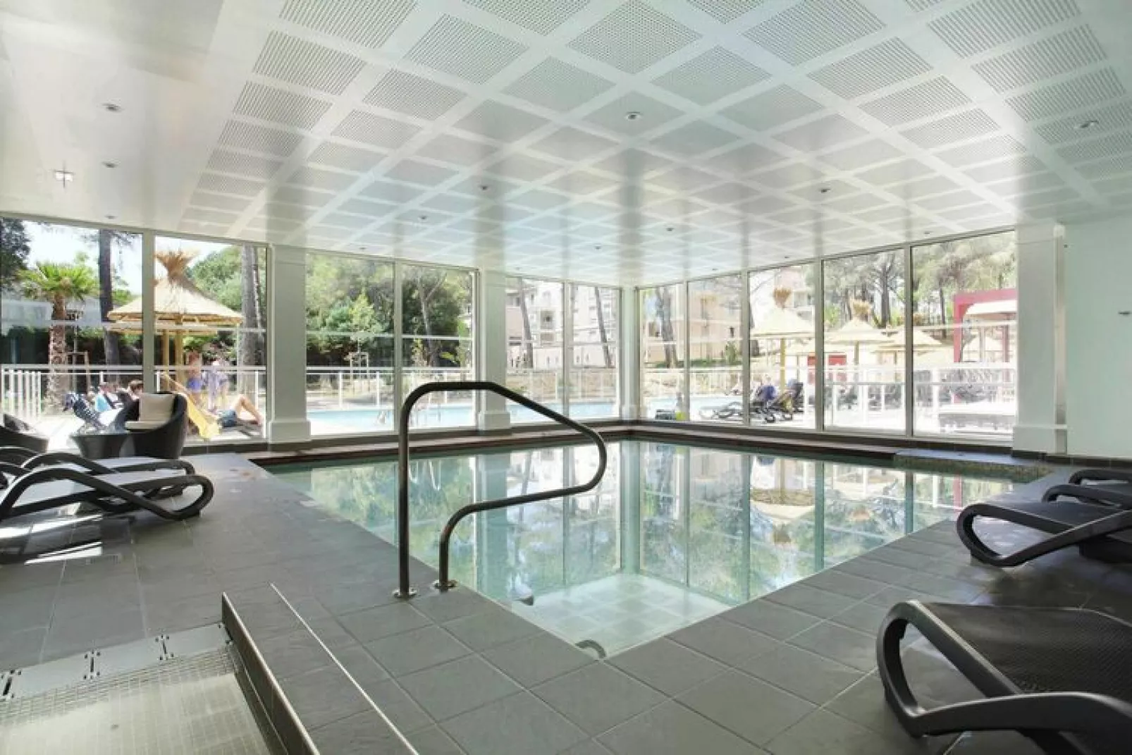 Studio in Cavalaire-sur-Mer met een gedeeld zwembad-Wellness