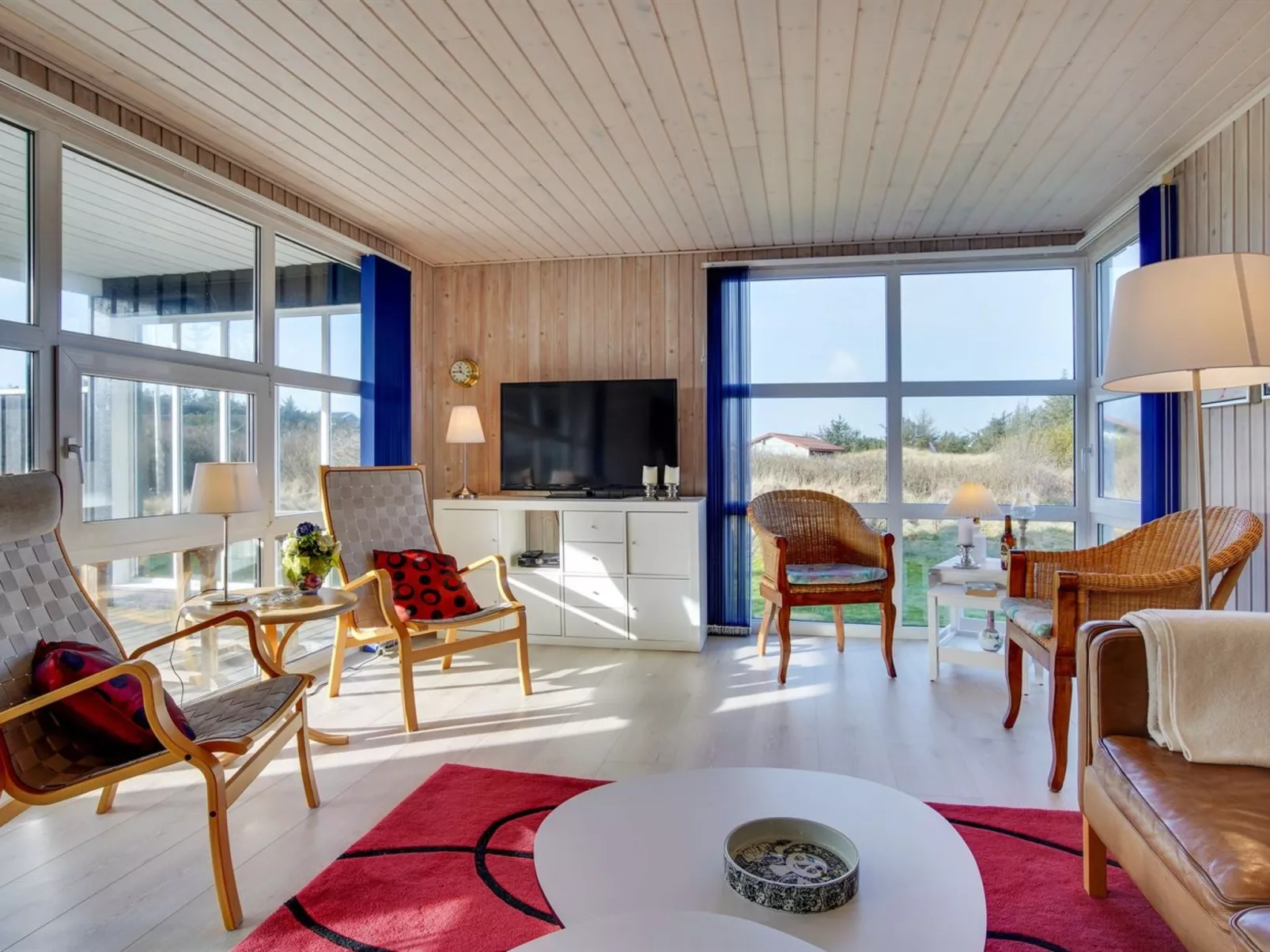 "Pertti" - 400m from the sea-Binnen