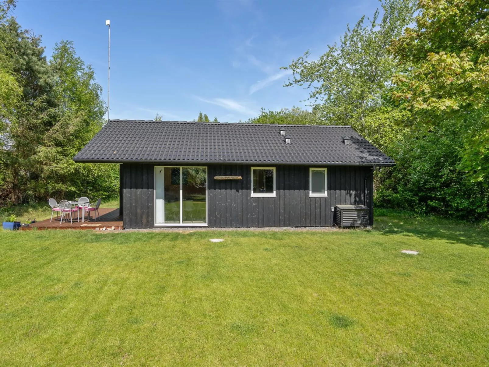 "Tancred" - 200m from the sea-Buiten