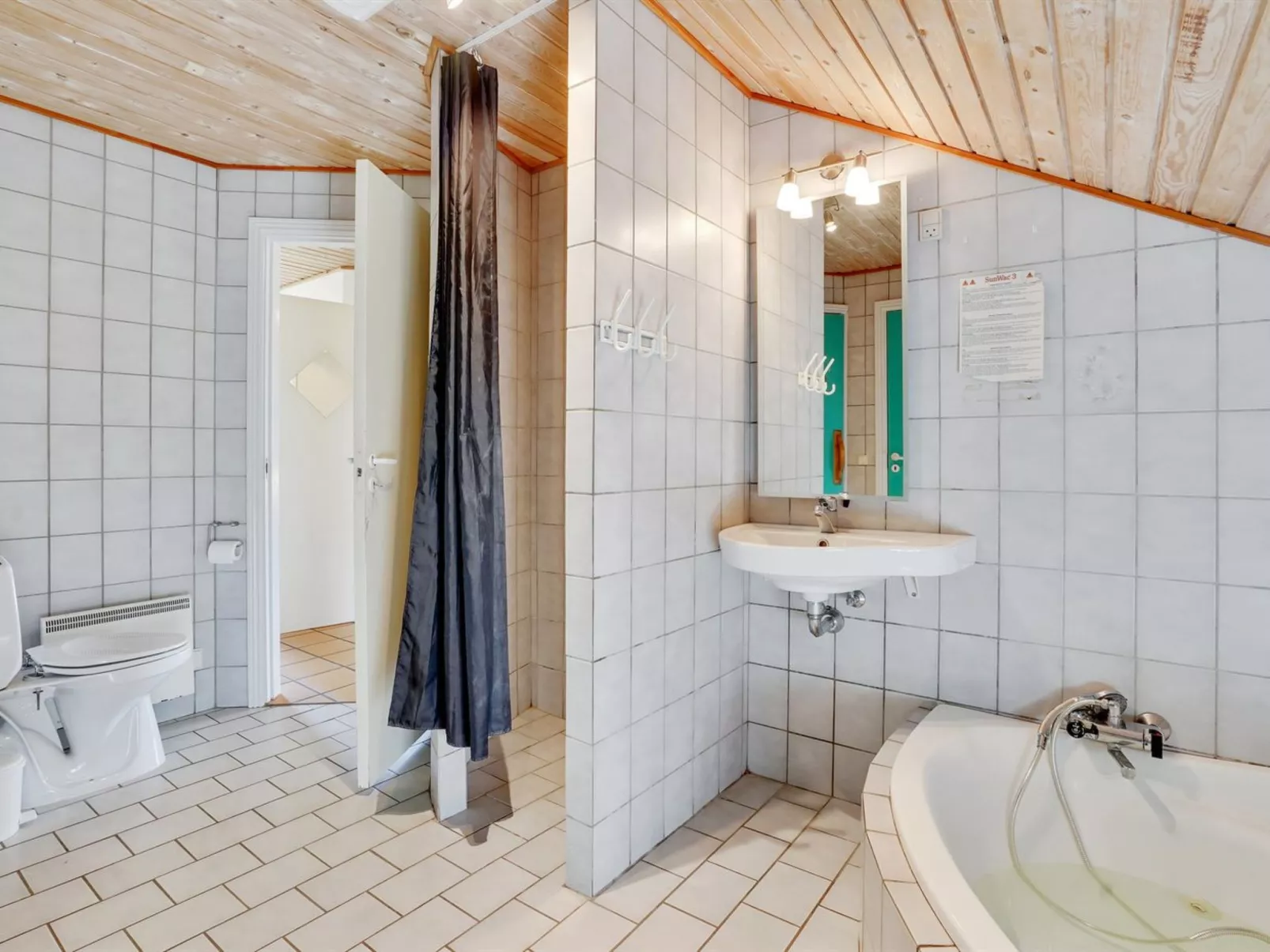 "Botulf" - 3.8km from the sea-Binnen