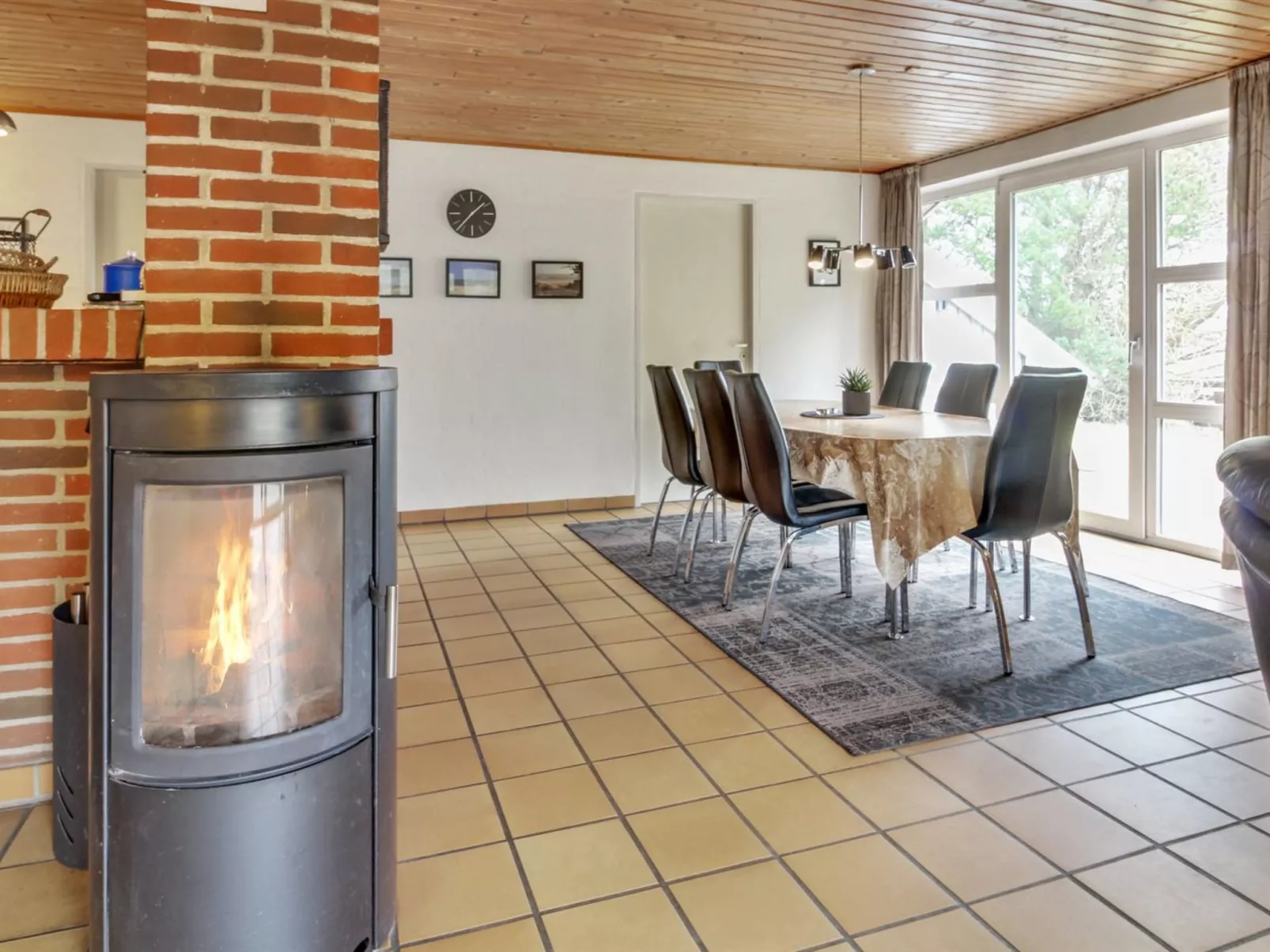 "Botulf" - 3.8km from the sea-Binnen