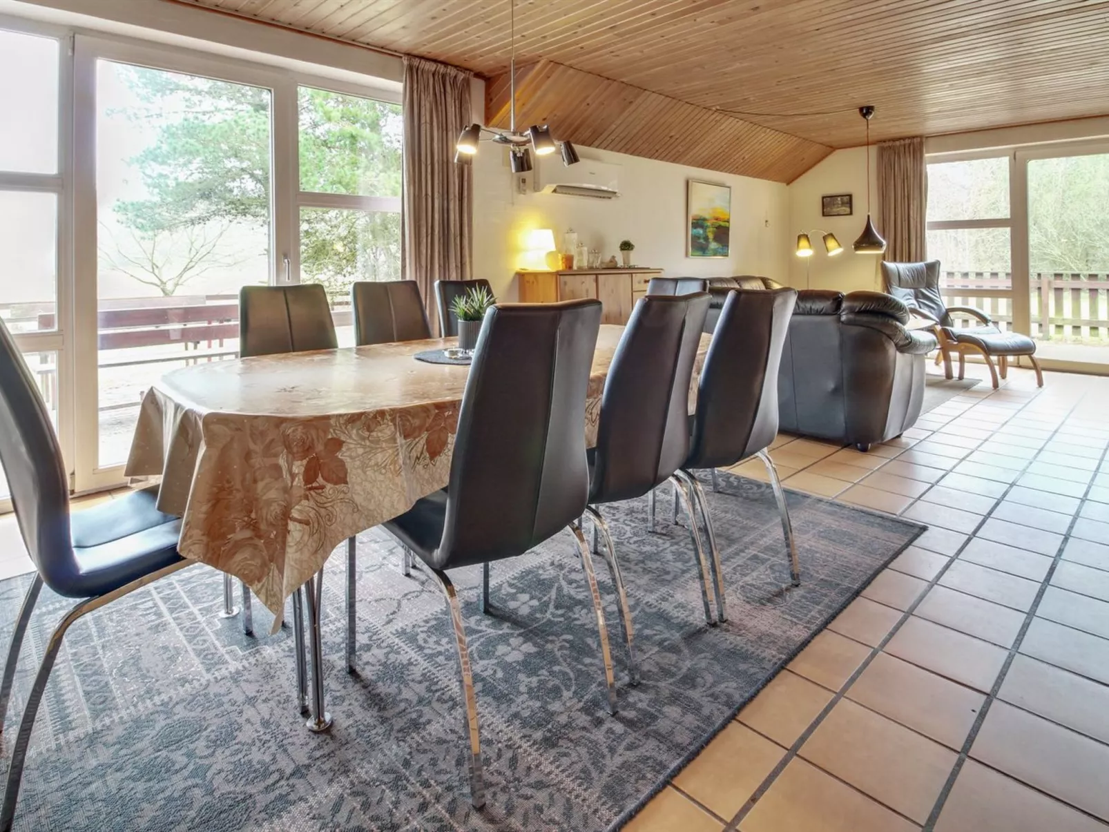 "Botulf" - 3.8km from the sea-Binnen