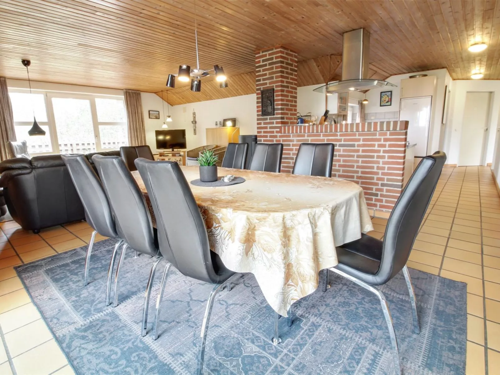"Botulf" - 3.8km from the sea-Binnen