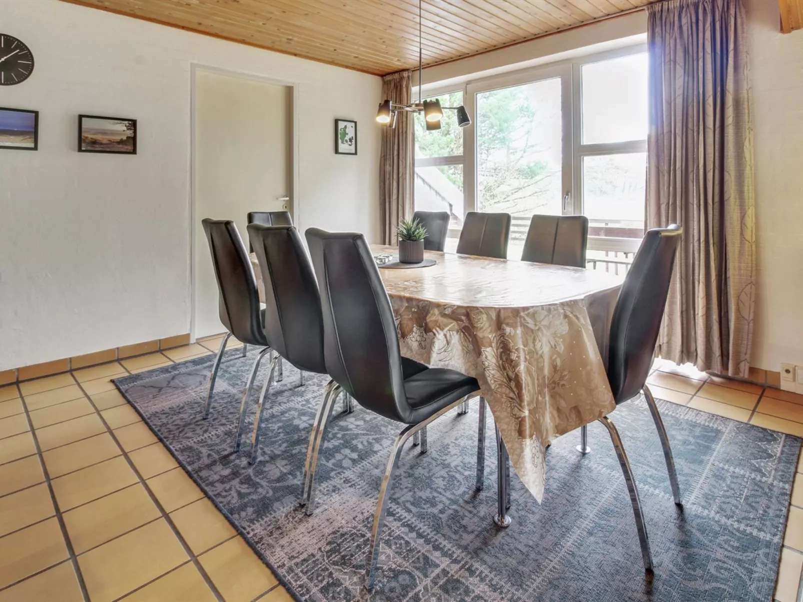 "Botulf" - 3.8km from the sea-Binnen