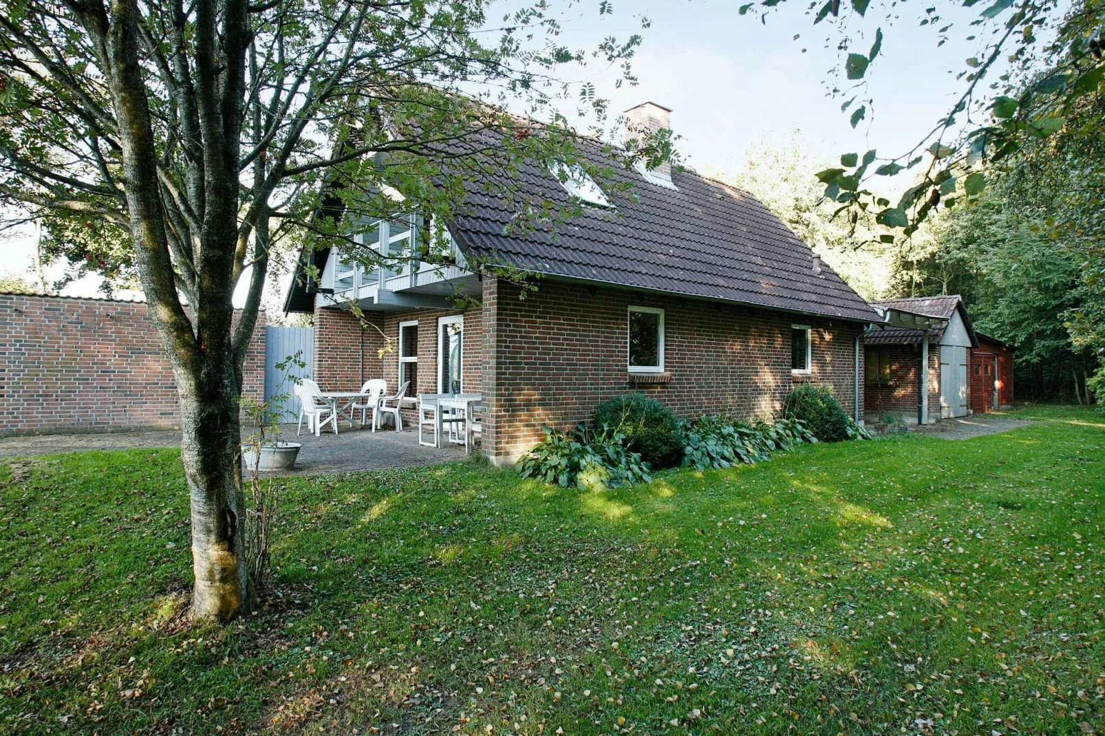 Schattig bakstenen huis in Øster Assels met een balkon-Uitzicht