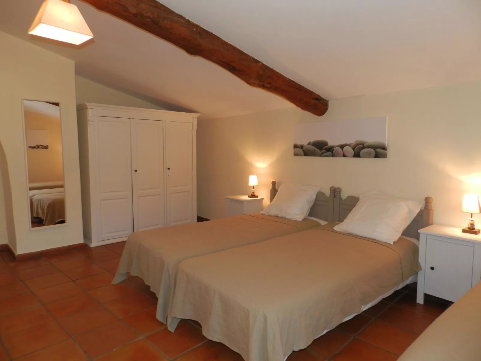Domaine du Dragon-Binnen