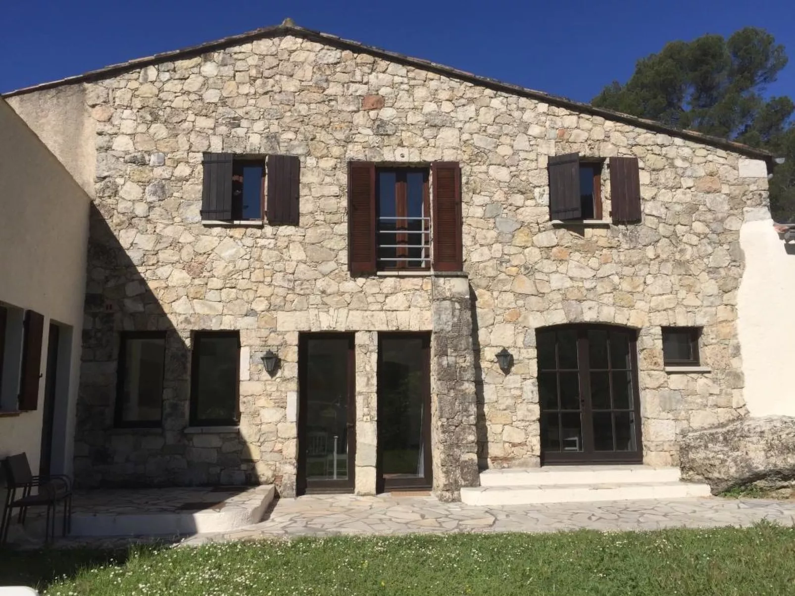 Domaine du Dragon-Binnen