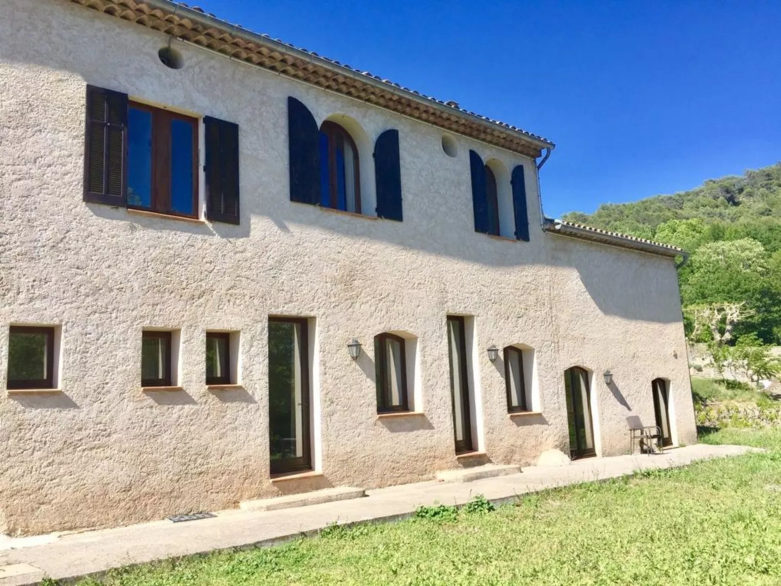 Domaine du Dragon-Binnen