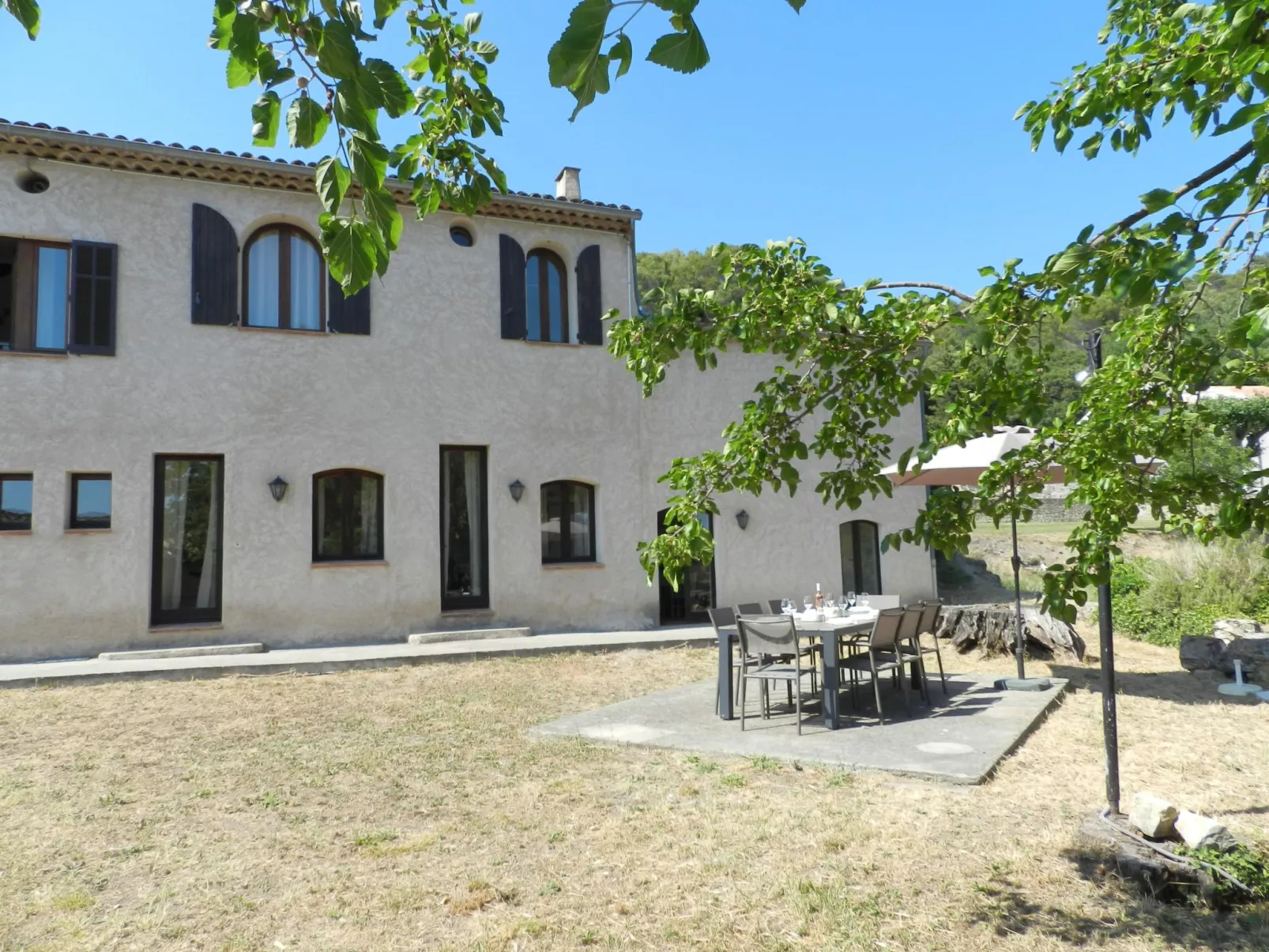 Domaine du Dragon-Binnen