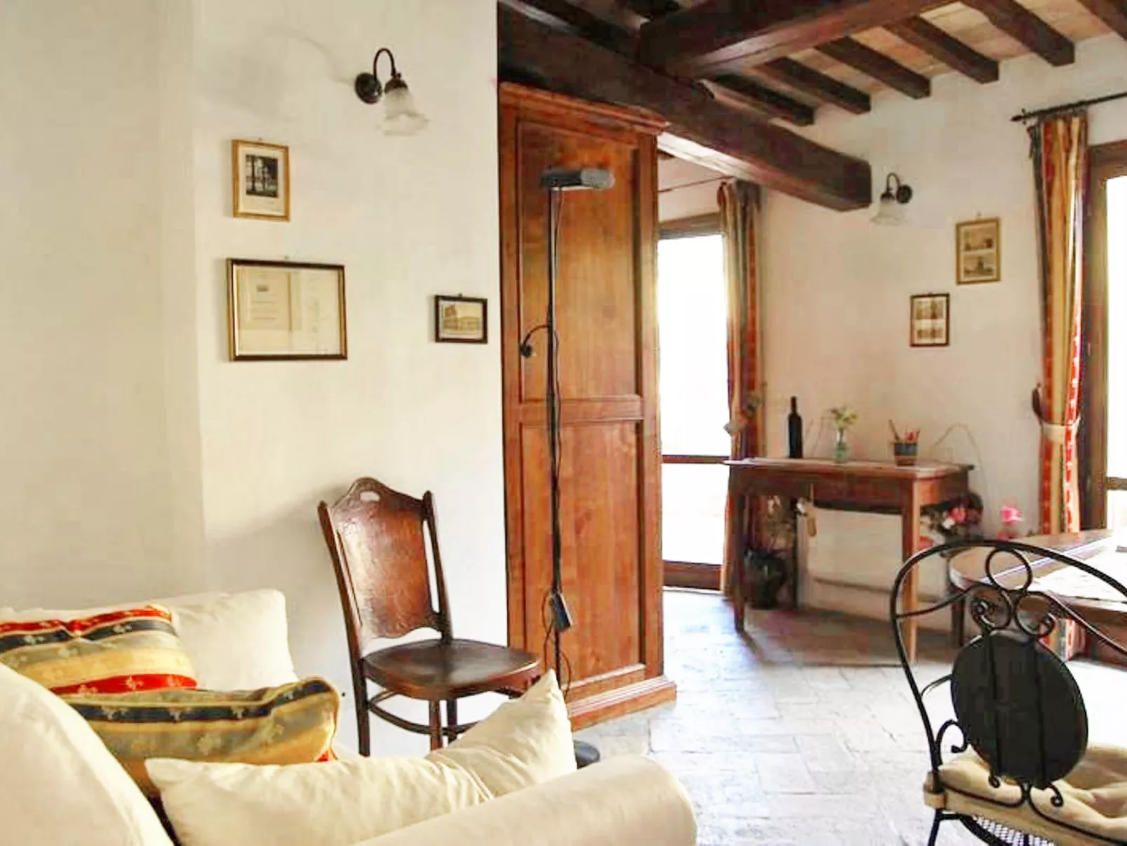 Charming Terrace-Binnen