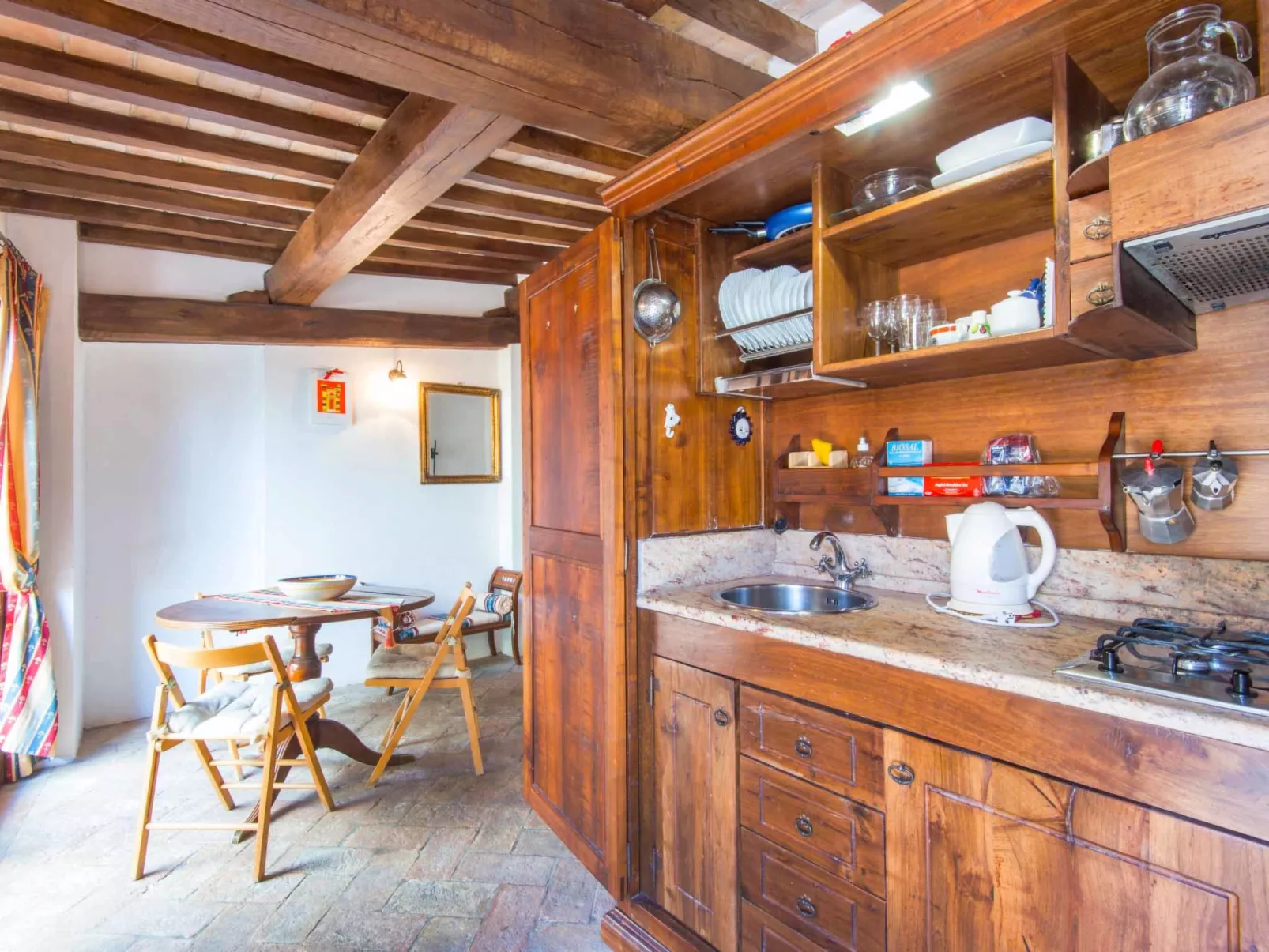 Charming Terrace-Binnen