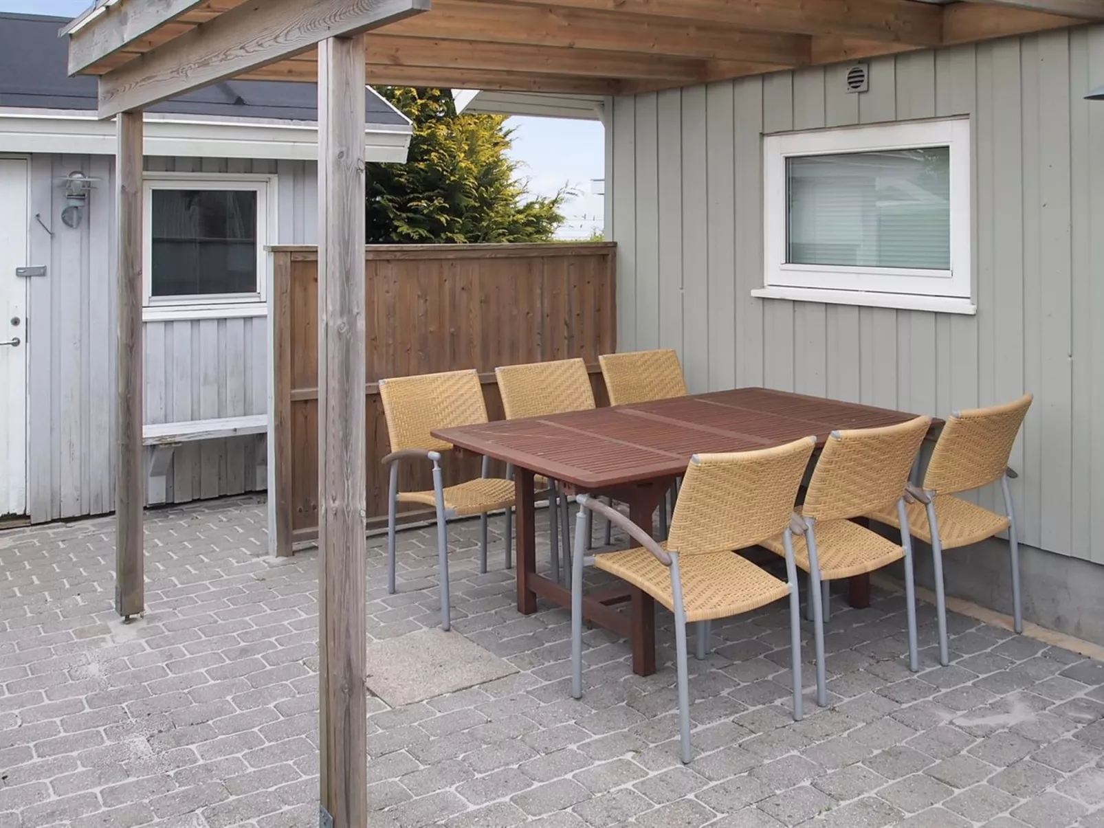 "Stenkil" - 250m from the sea-Buiten