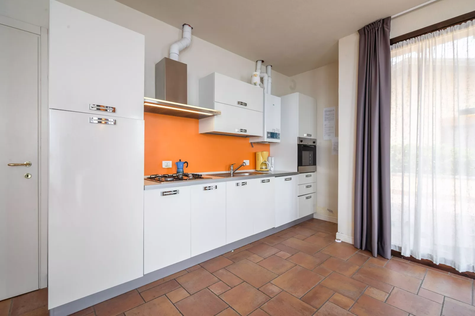 Modern appartement in Oggebbio met een zwembad-Keuken