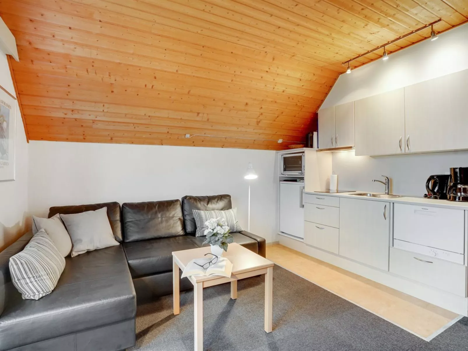 "Roya" - 1.9km from the sea-Binnen