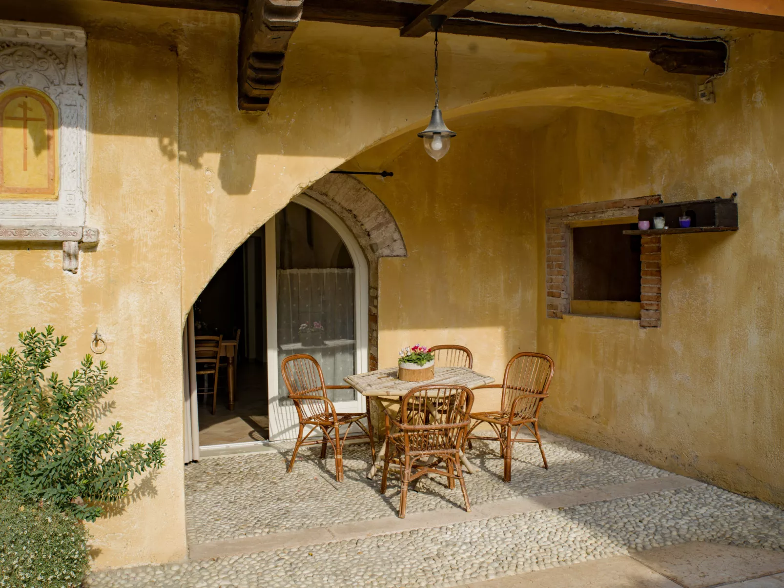 Borgo Alba Chiara-Binnen