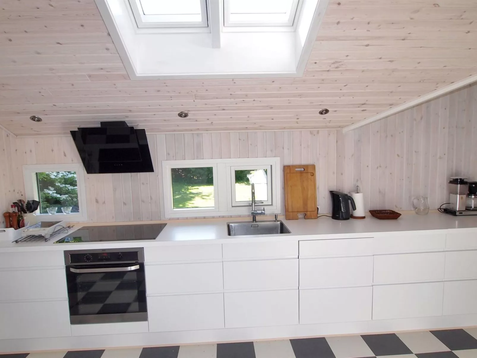"Batsha" - 350m from the sea-Binnen