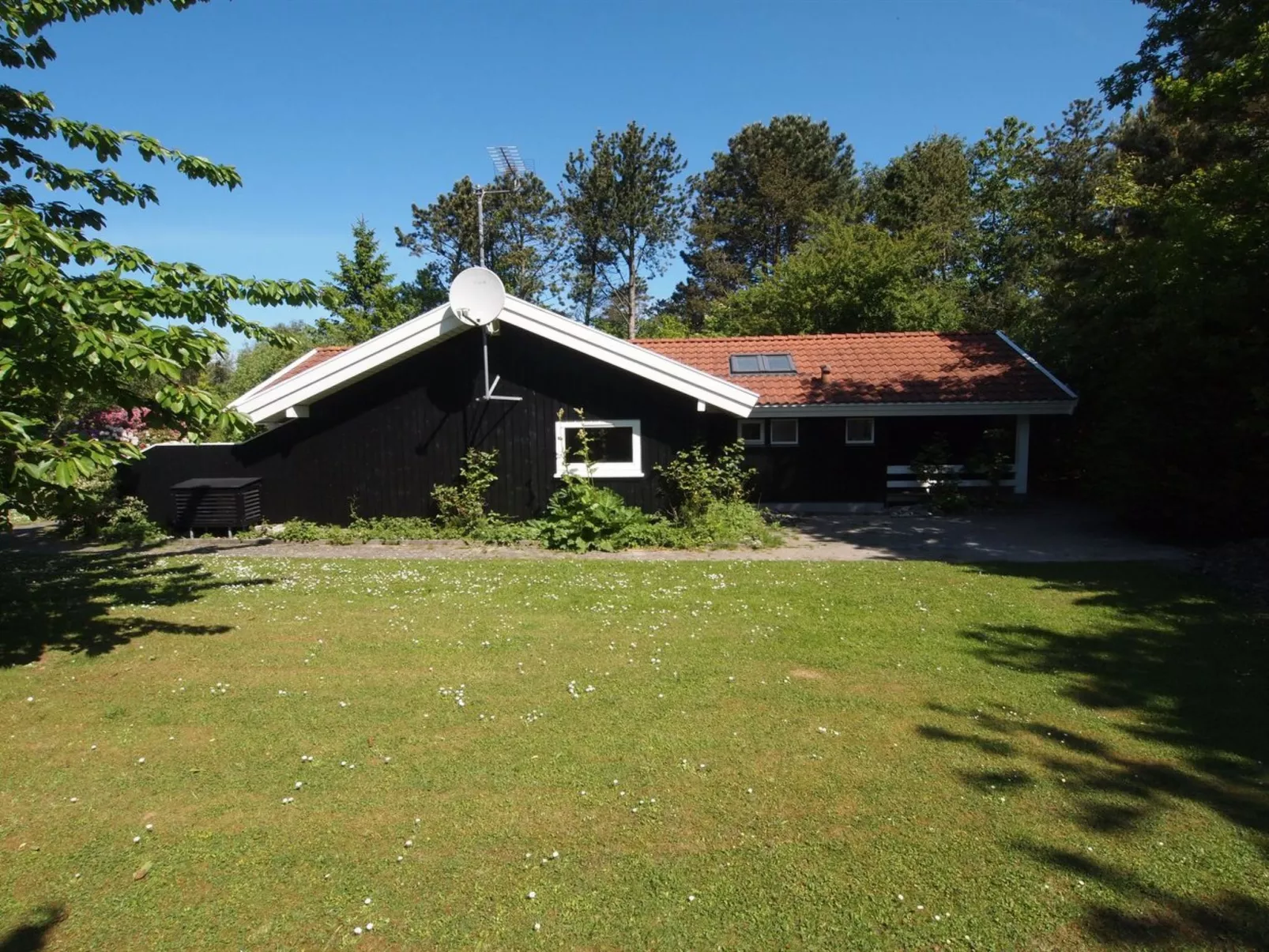 "Batsha" - 350m from the sea-Buiten
